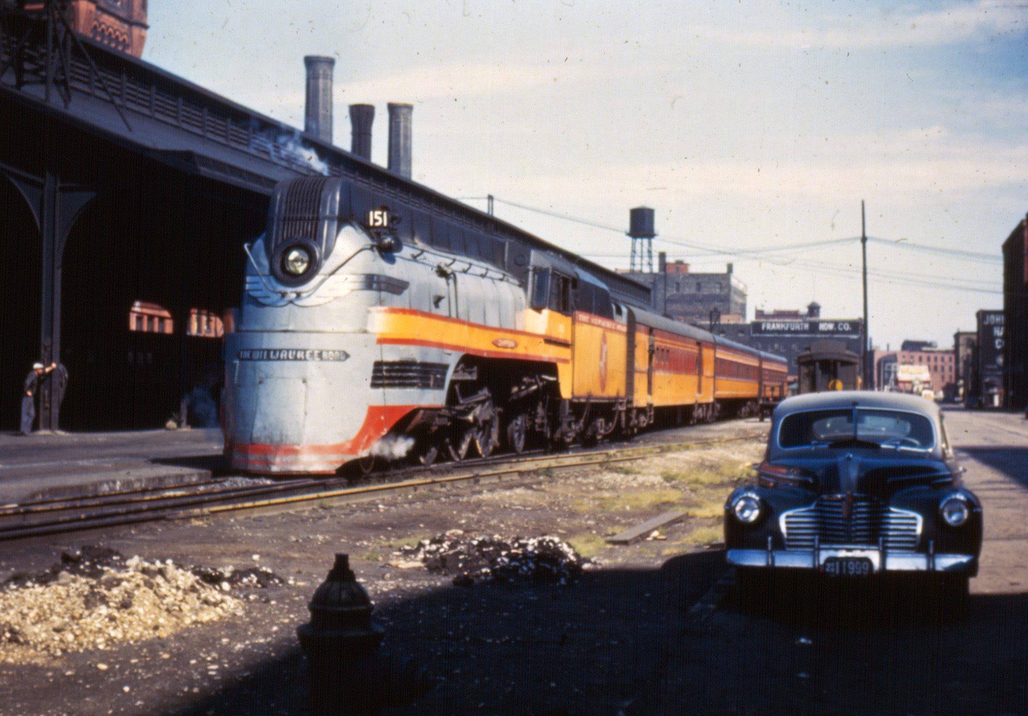 Milwaukee Road 462 151 (F1) is seen here with the "Chippewa" at