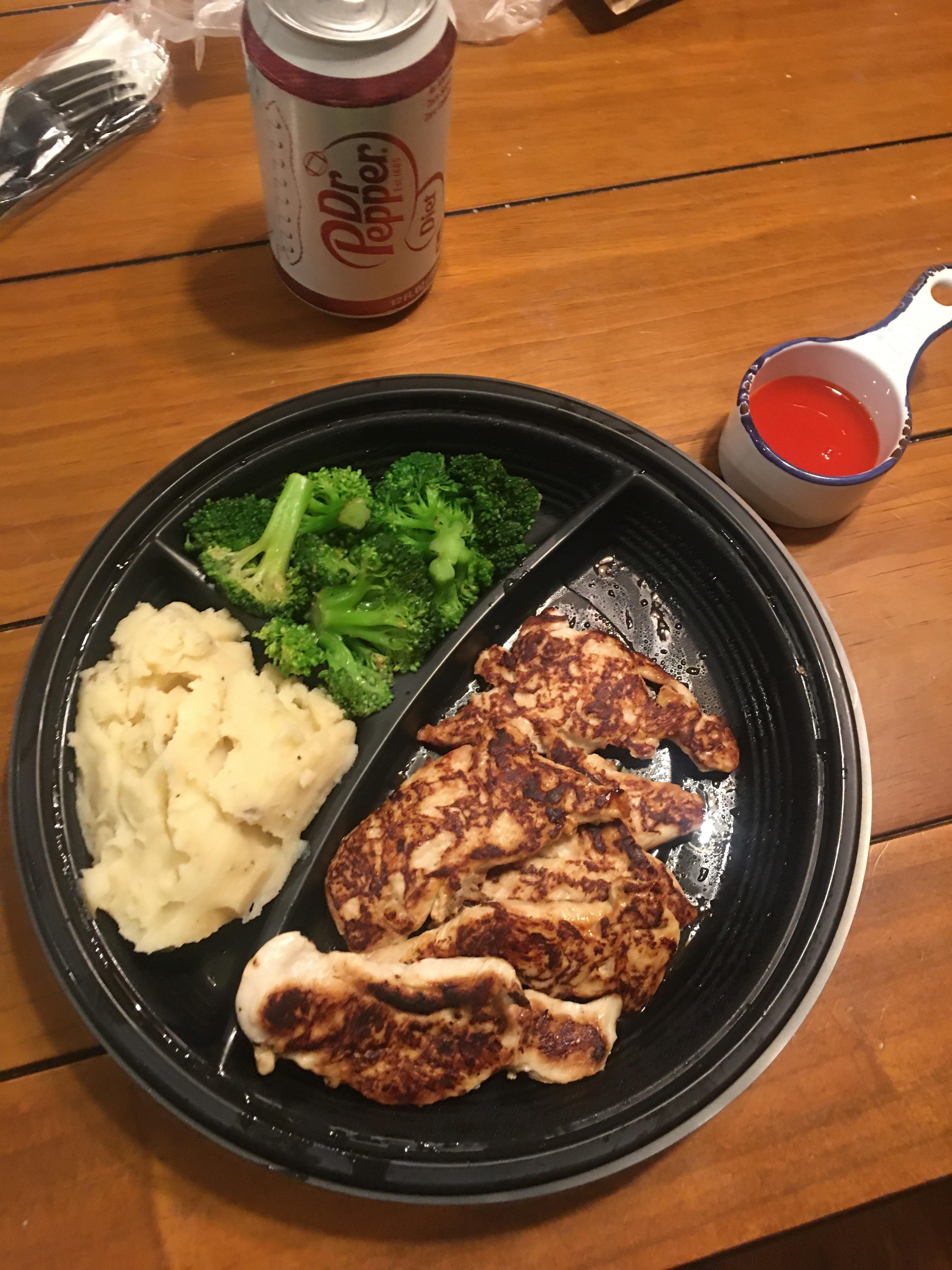 Cracker Barrel dinner for 470! 6 grilled chicken tenders (230), hot