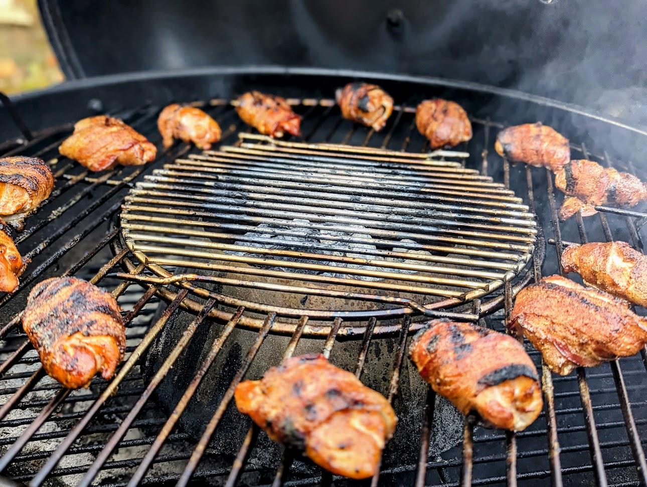 Bacon wrapped boneless thighs er Kettle Vortex r/BBQ