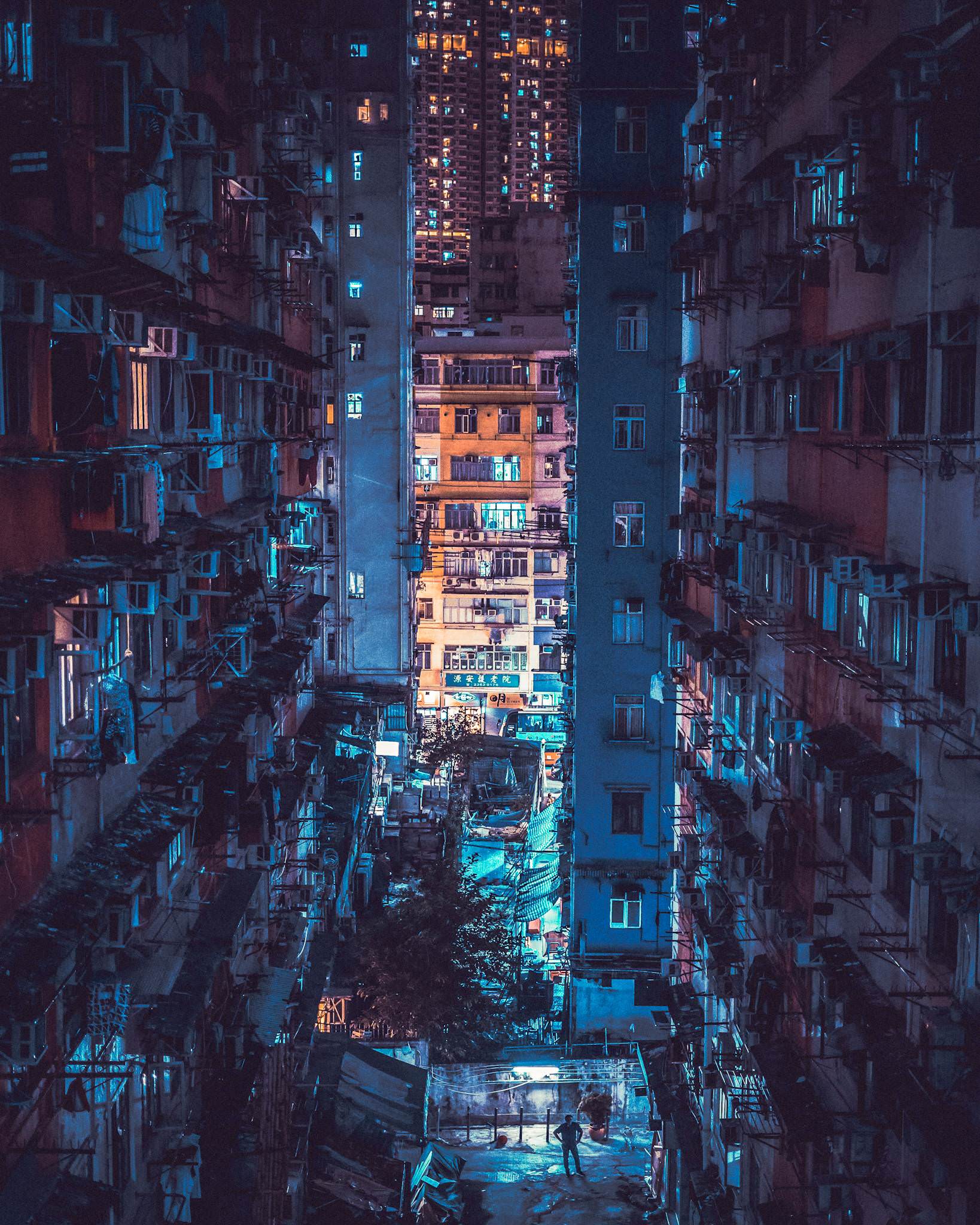 Layers and Stacks of tiny Hong Kong apartments r/UrbanHell