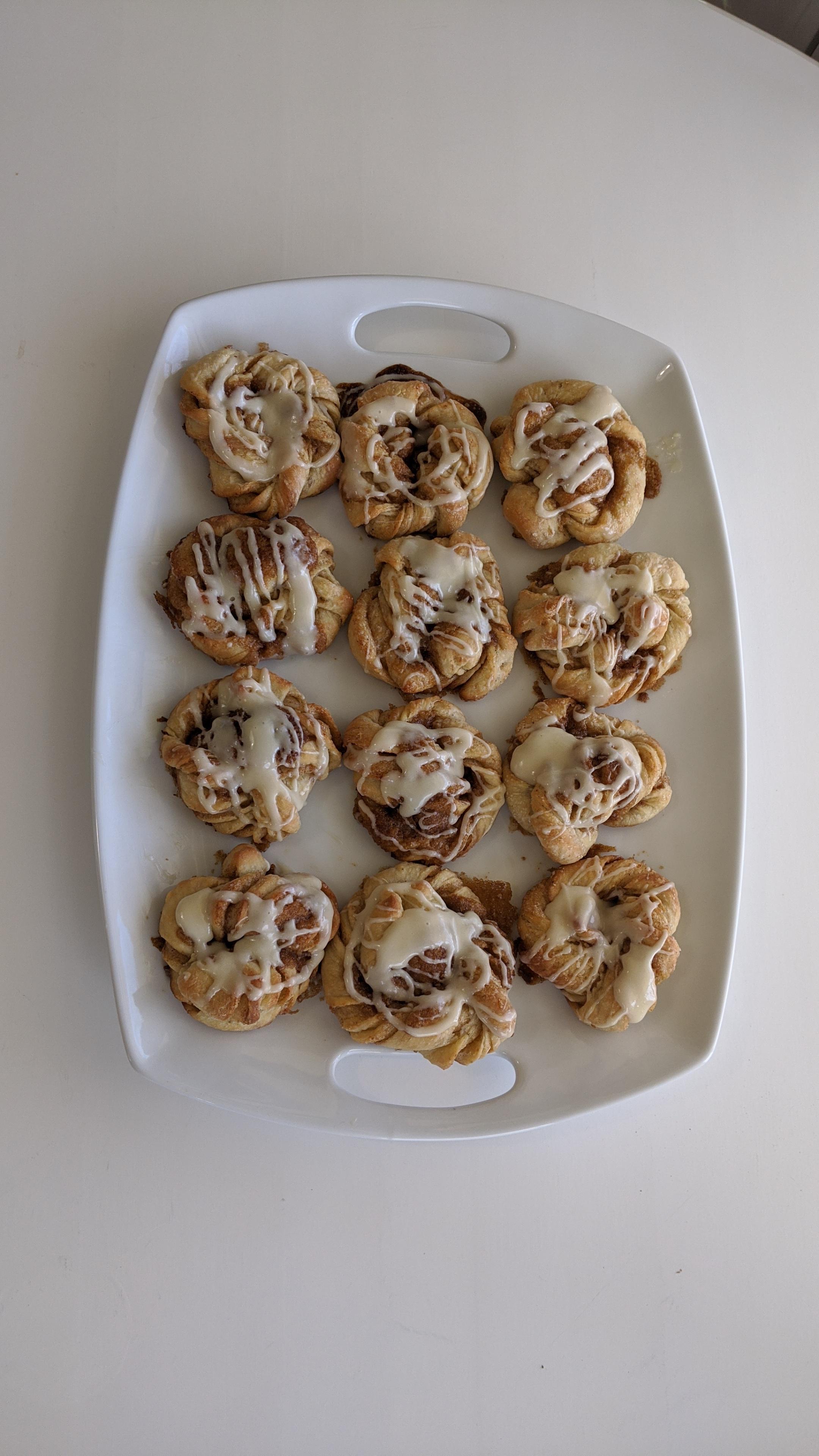 Cinnamon Twist Knots with Cream Cheese Glaze r/FoodPorn