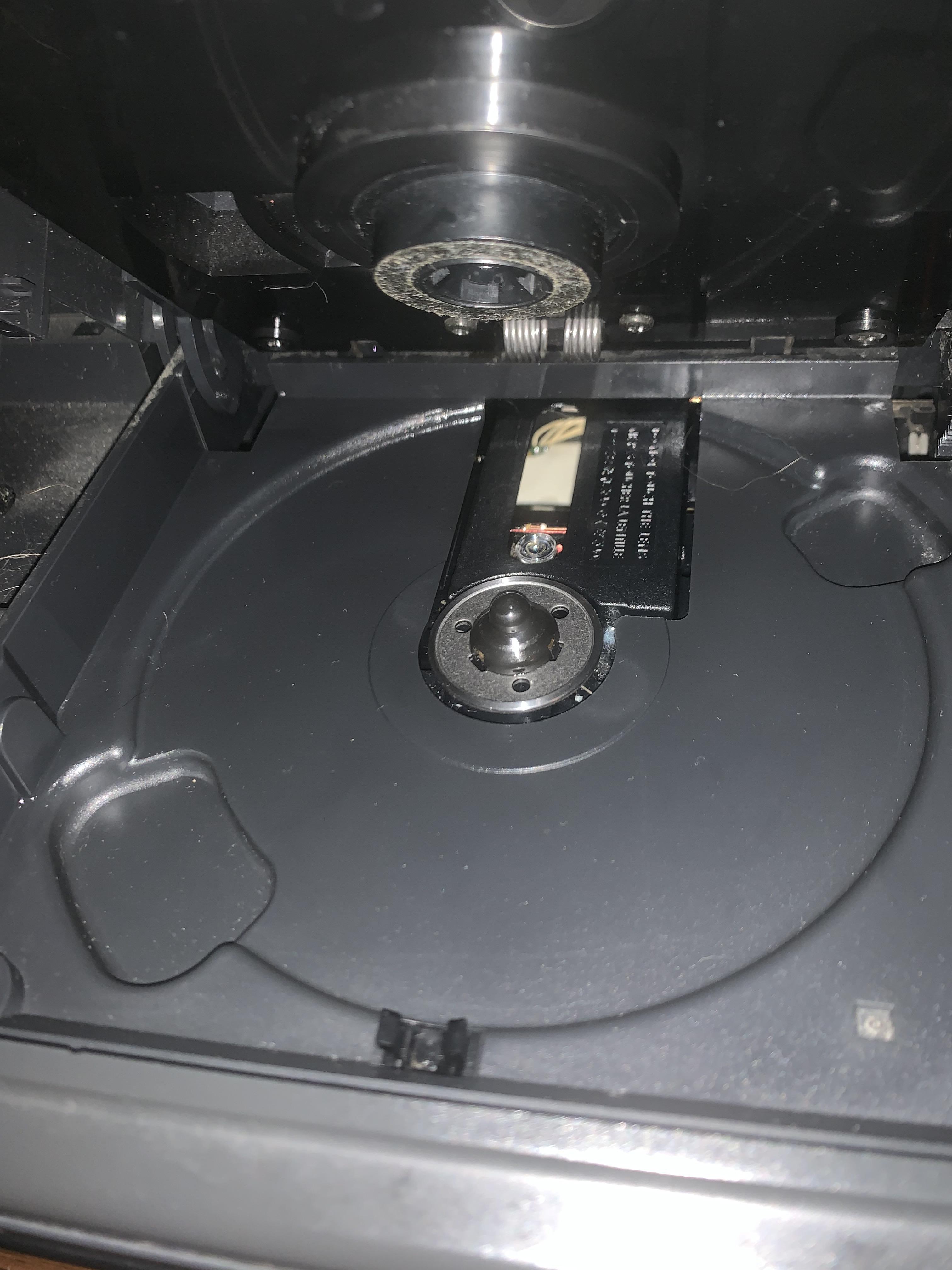 Need help repairing this boombox CD player, what tools should I use to get inside? r/24hoursupport