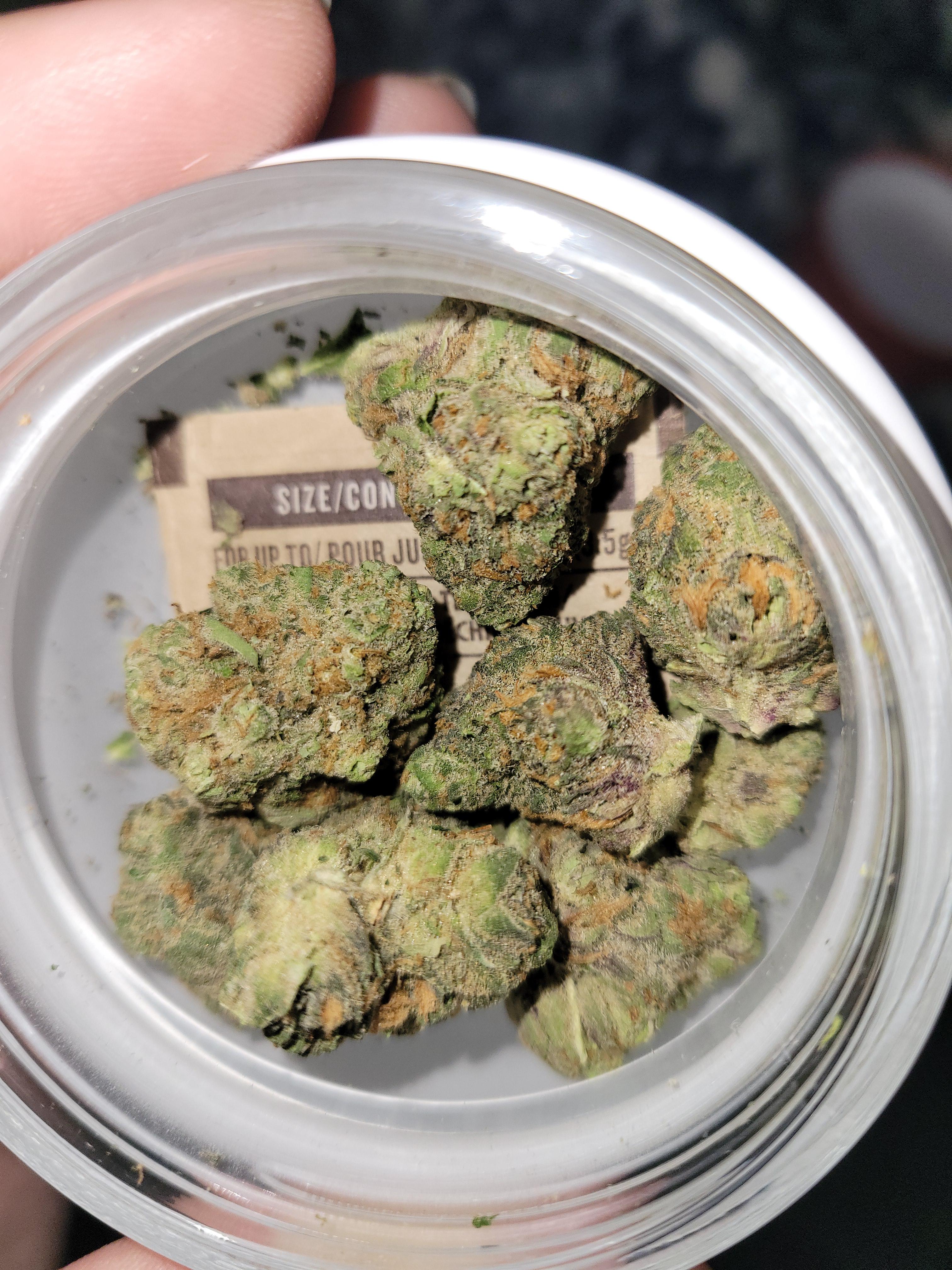 Cresco Citrus Daydream 23 THC... normally don't do sativa's but this is a nice one, has some