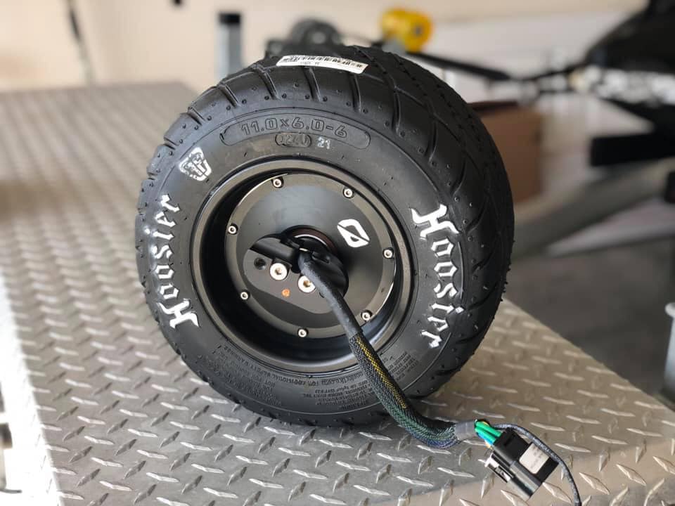 ONEWHEEL XR NEW MOTOR WITH TREADED TIRE 609 FF HOOSIER, 589 BURRIS