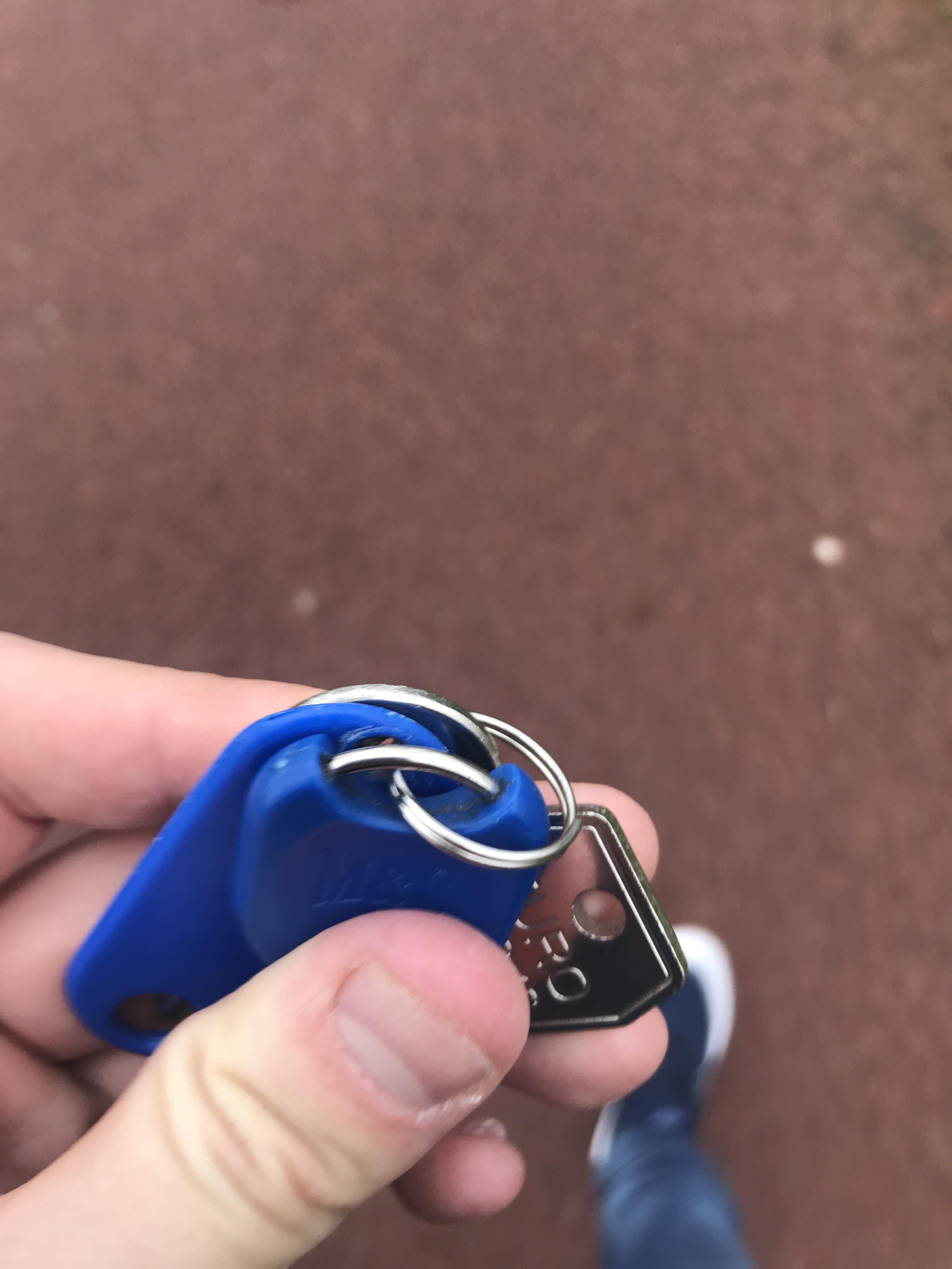 Anyone else with no nails struggle with these? r/calmhands