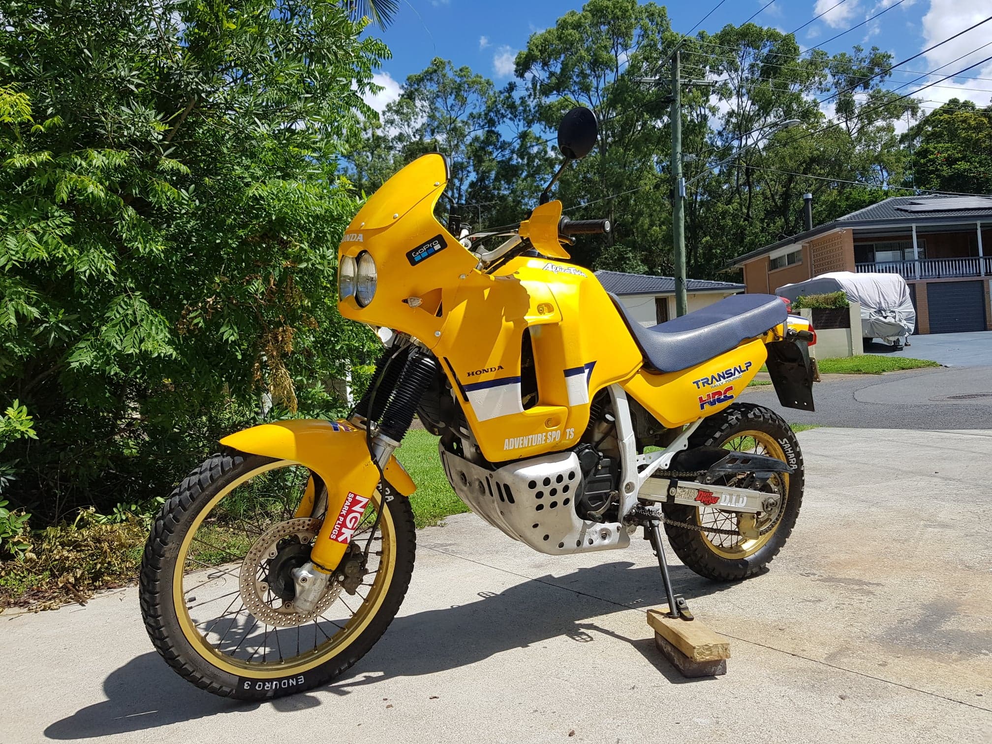 My newly restored Honda Xl600v Transalp : r/Honda