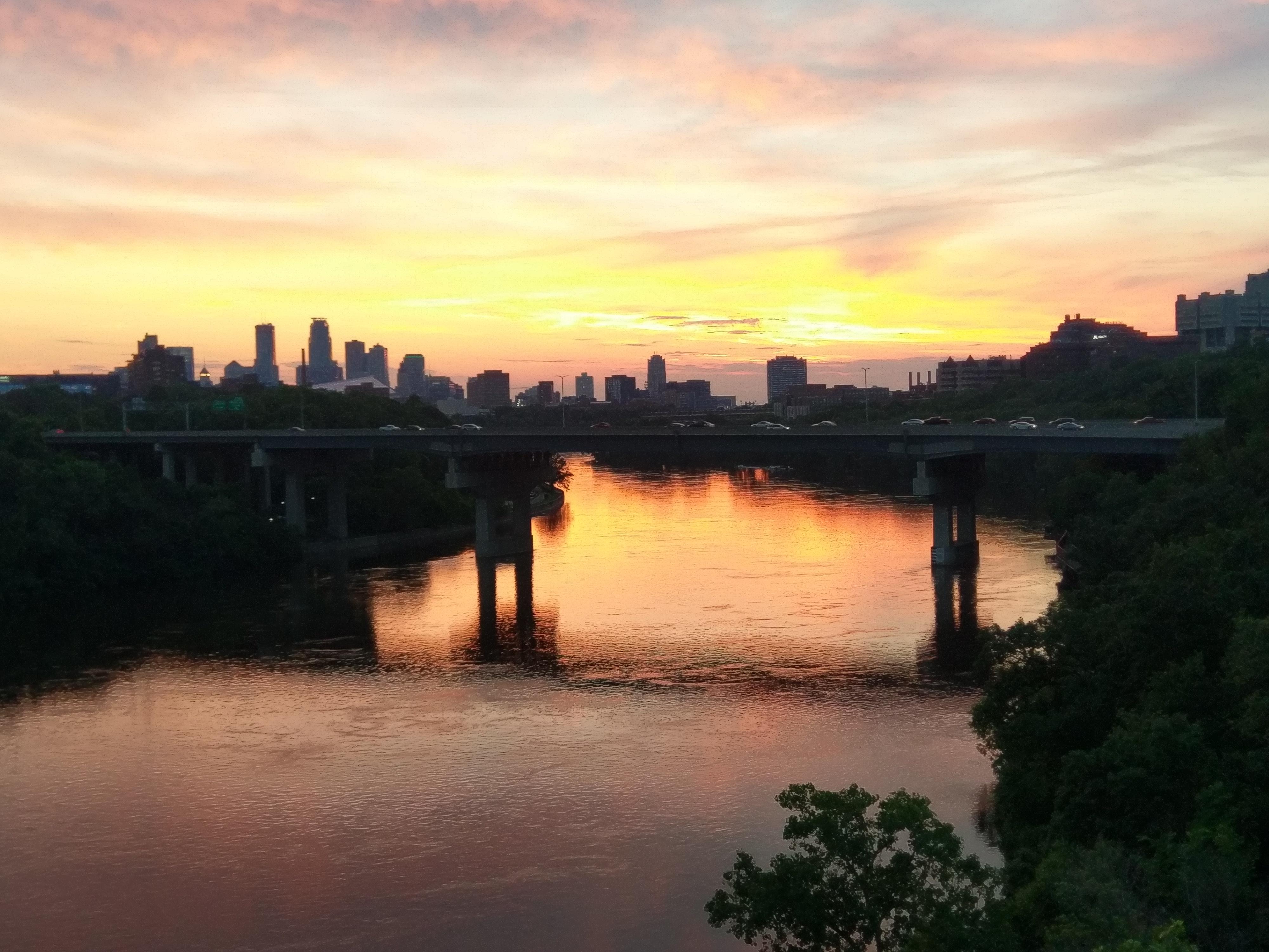 The View from East river parkway r/Minneapolis