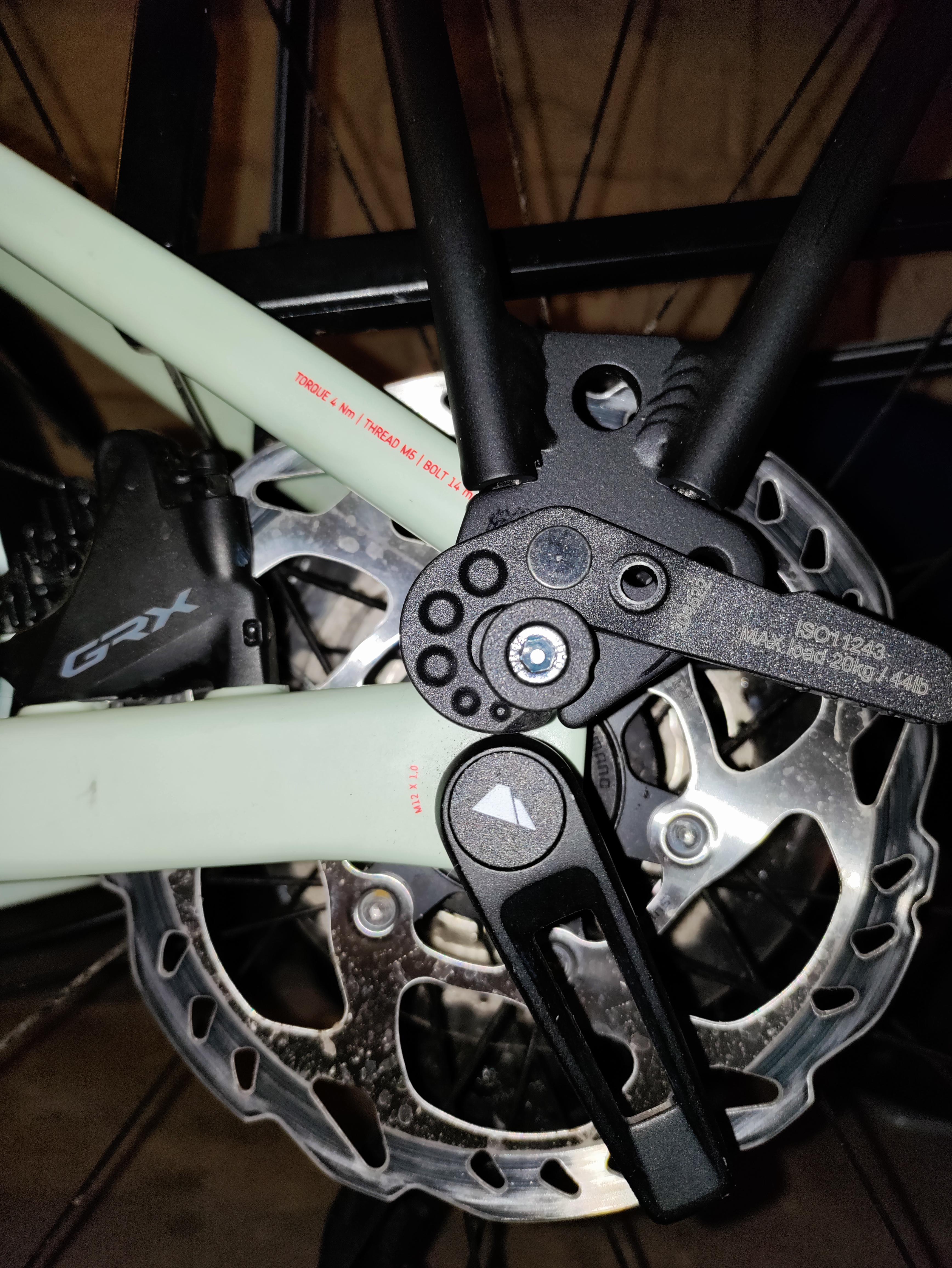 Trying to mount the Ortlieb Quick Rack. But colliding with the thru