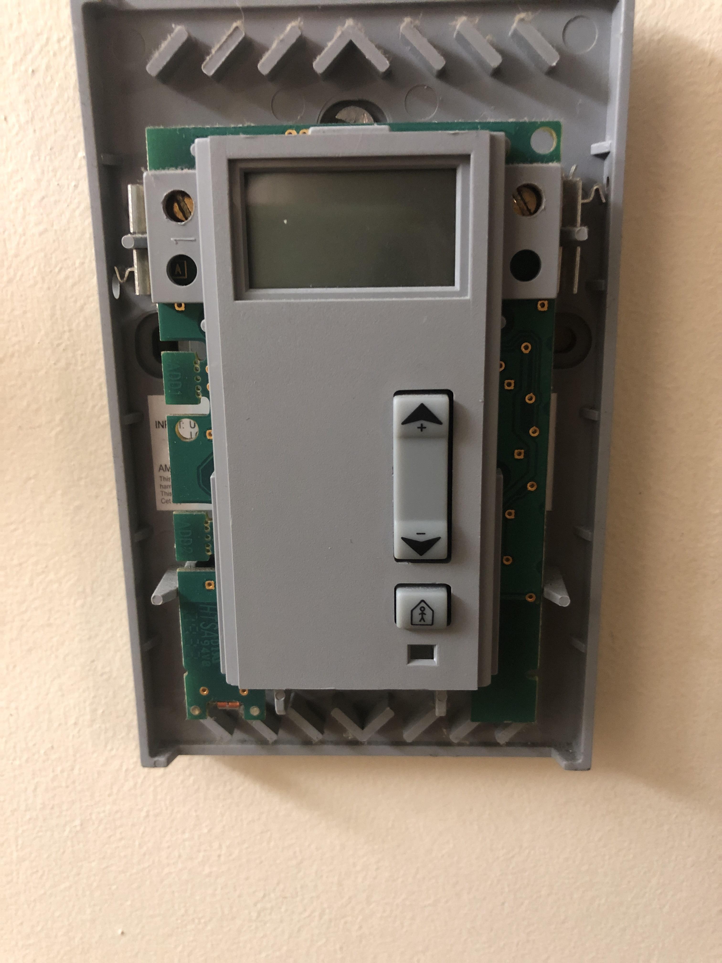 Thermostat has no display and wont work r/thermostats