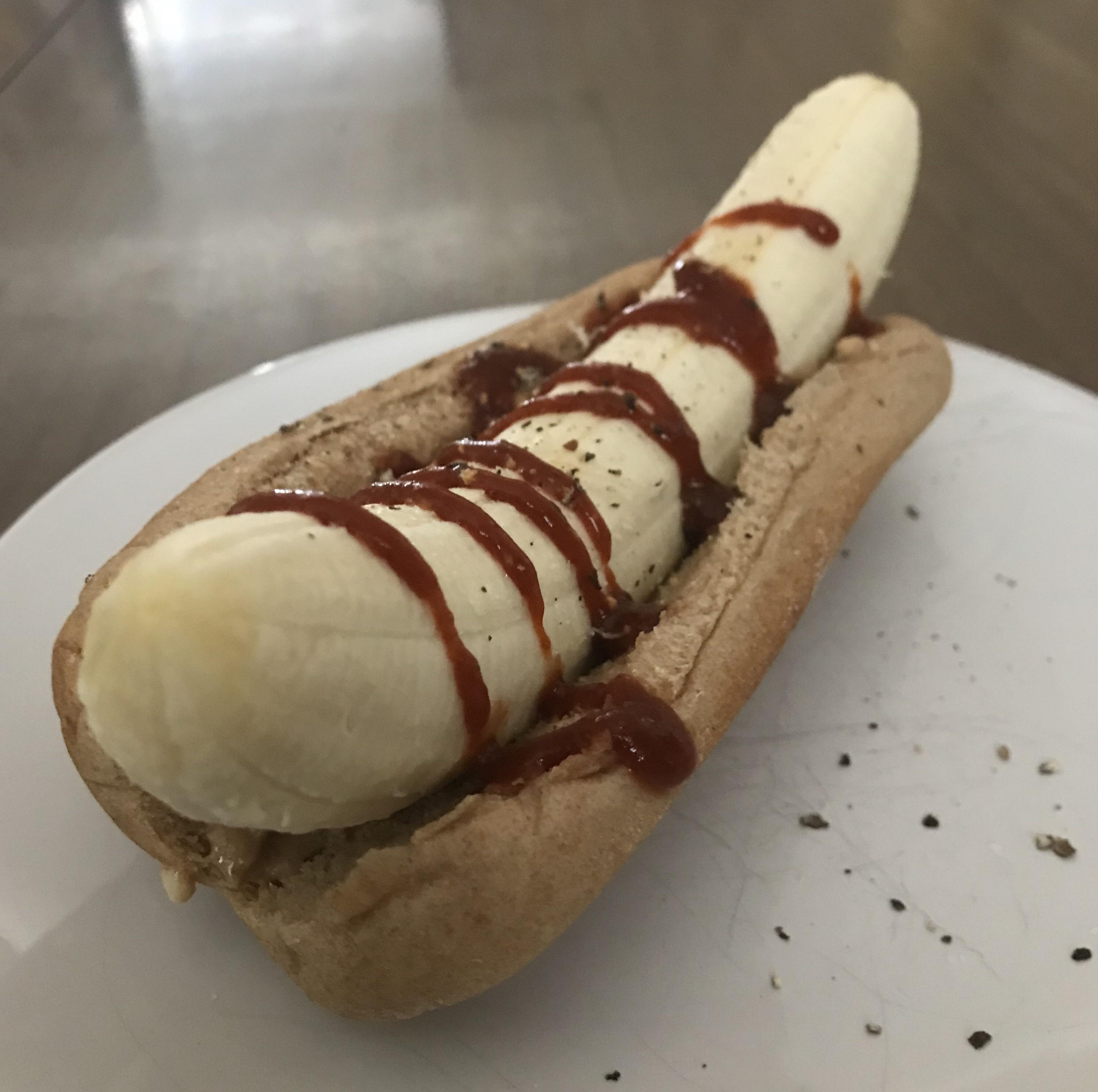 Banana Hot Dog w/PB & Sriracha r/ShittyVeganFoodPorn