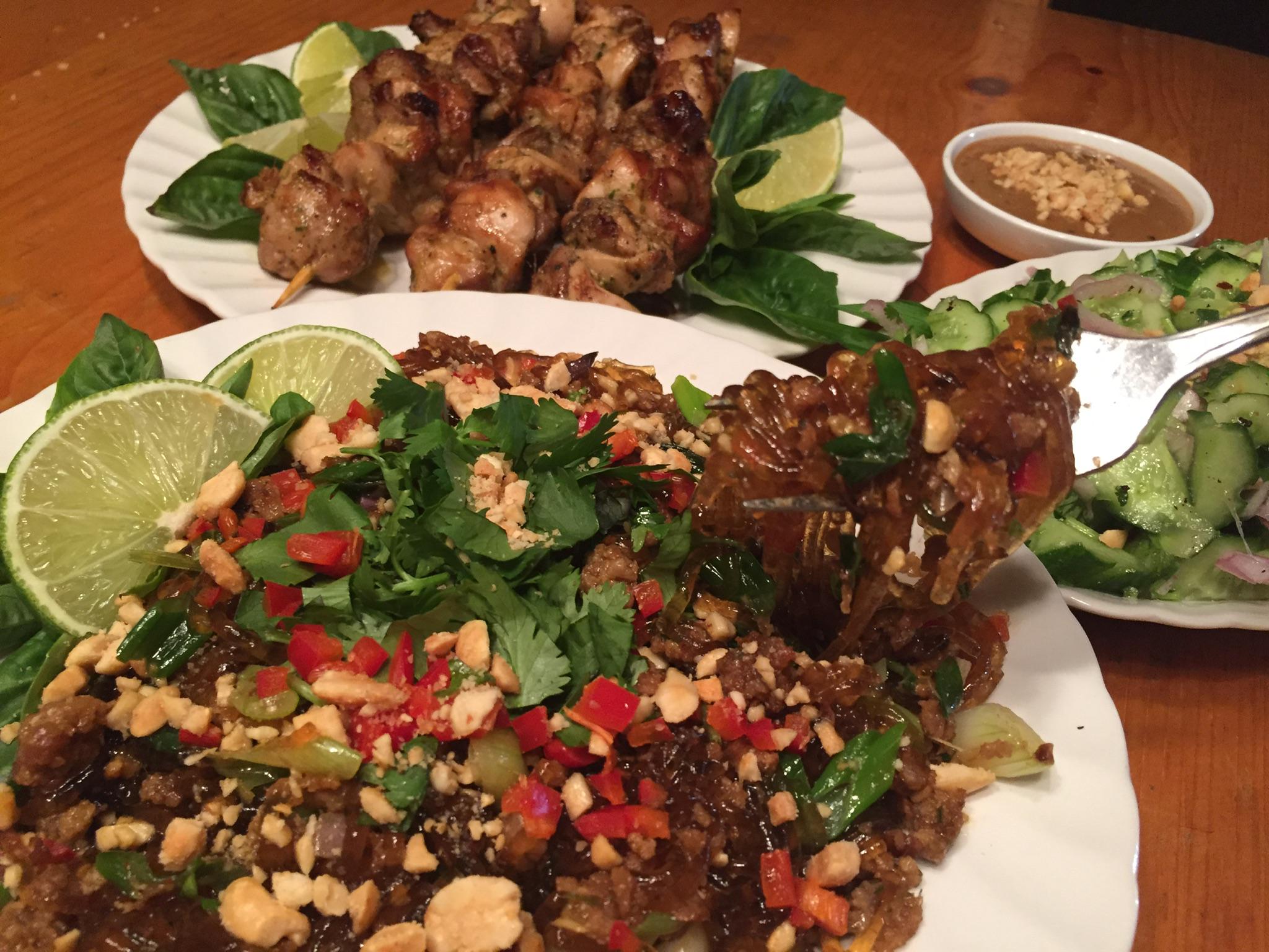 Glass noodles with Crispy Pork (Yum woon Sen) r/ketorecipes