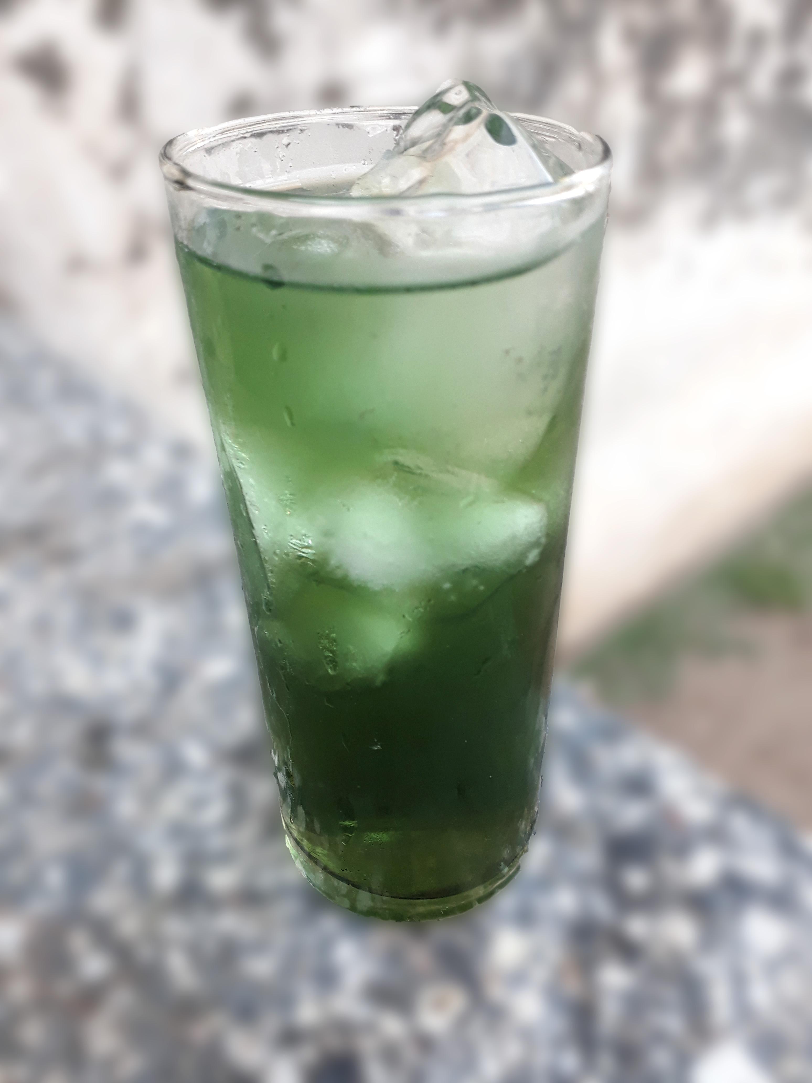 Tried to make a ''Long Island iced tea'' but ended up with a ''Swamp