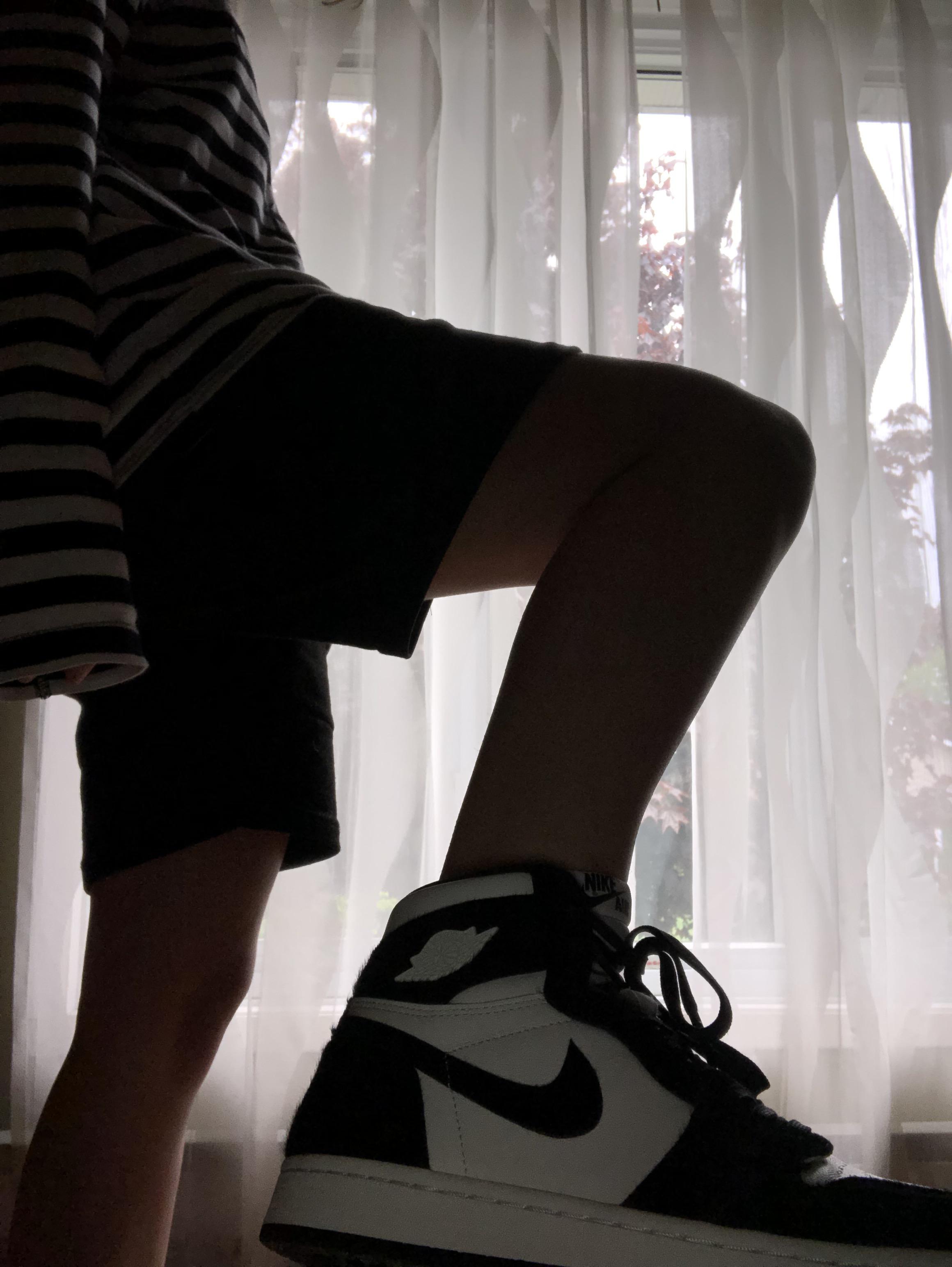 they smell like chemicals r/Sneakers