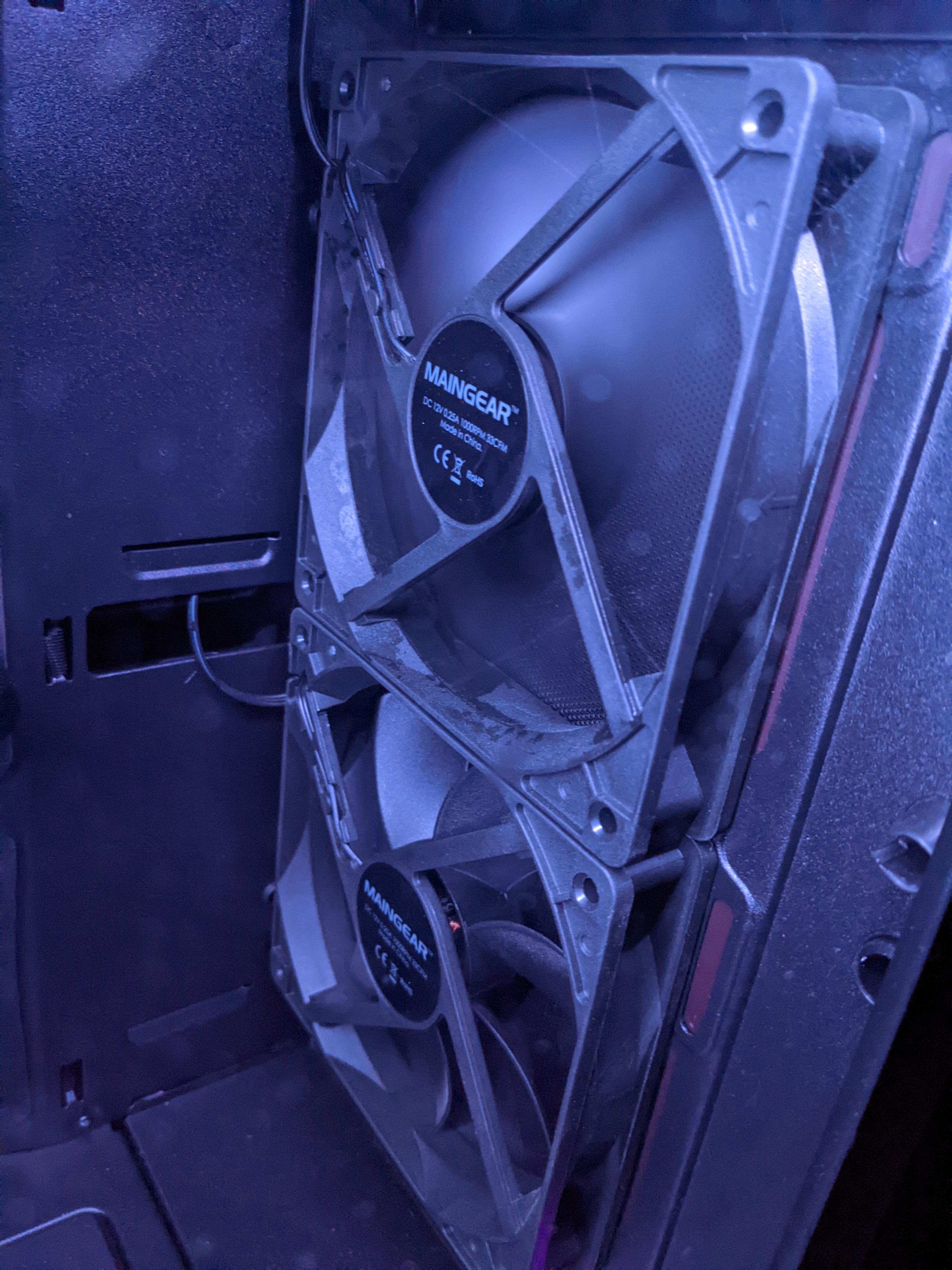 One of my fans don't spin anymore?why is this? r/pcmasterrace