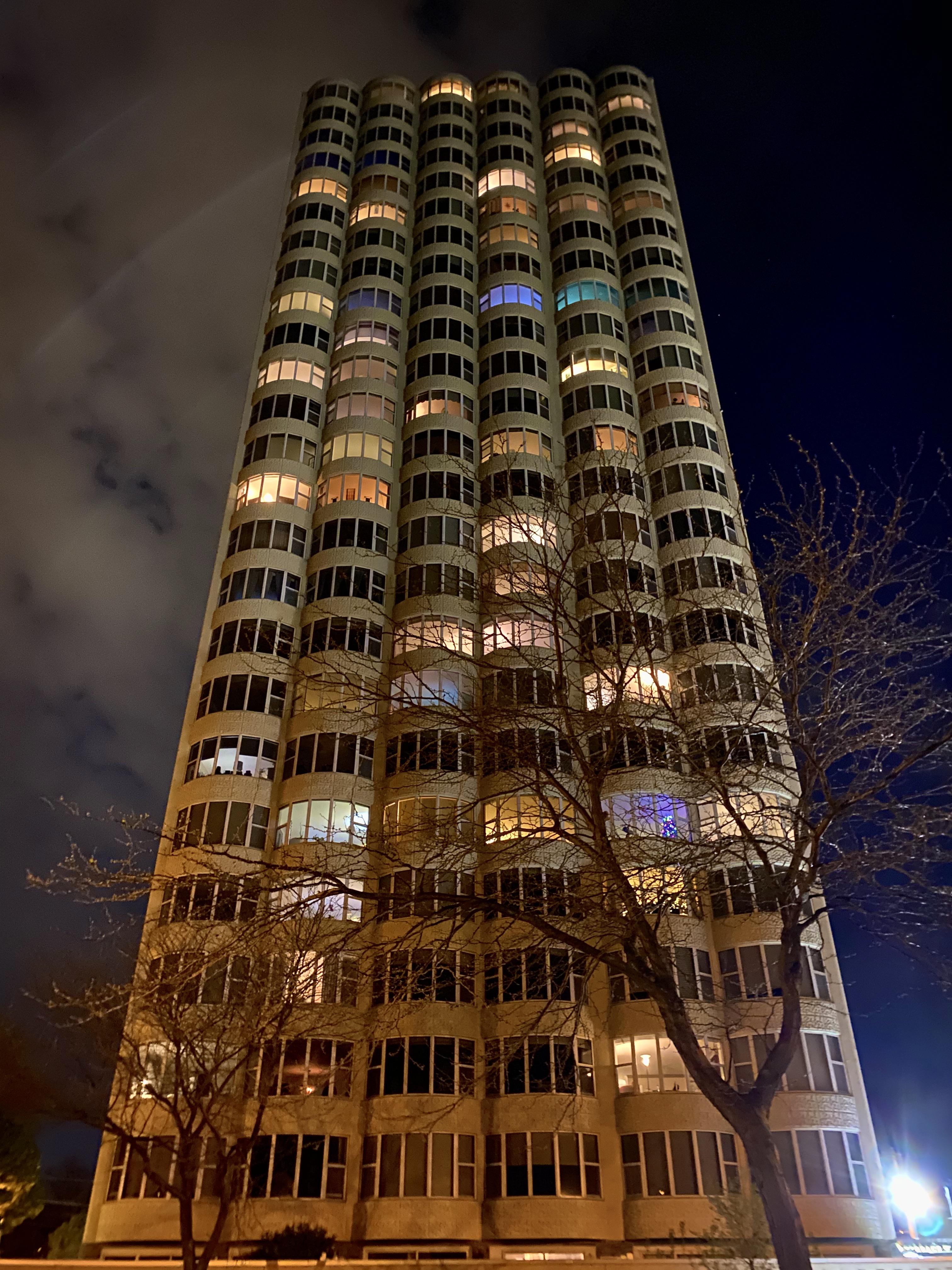 Bay View Terrace on a beautiful Memorial Day evening. r/milwaukee