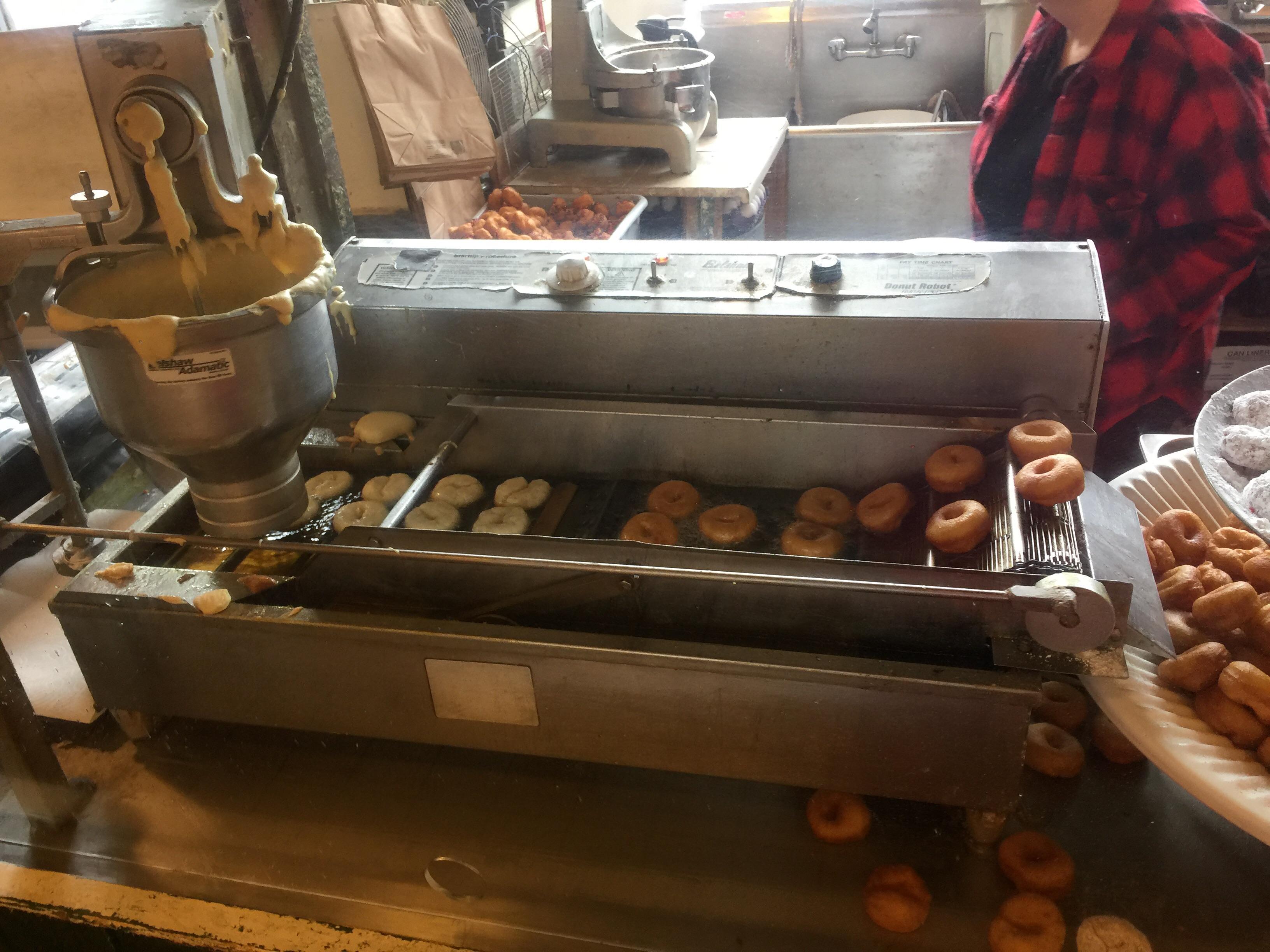 This cute little donut hopper/fryer r/mildlyinteresting