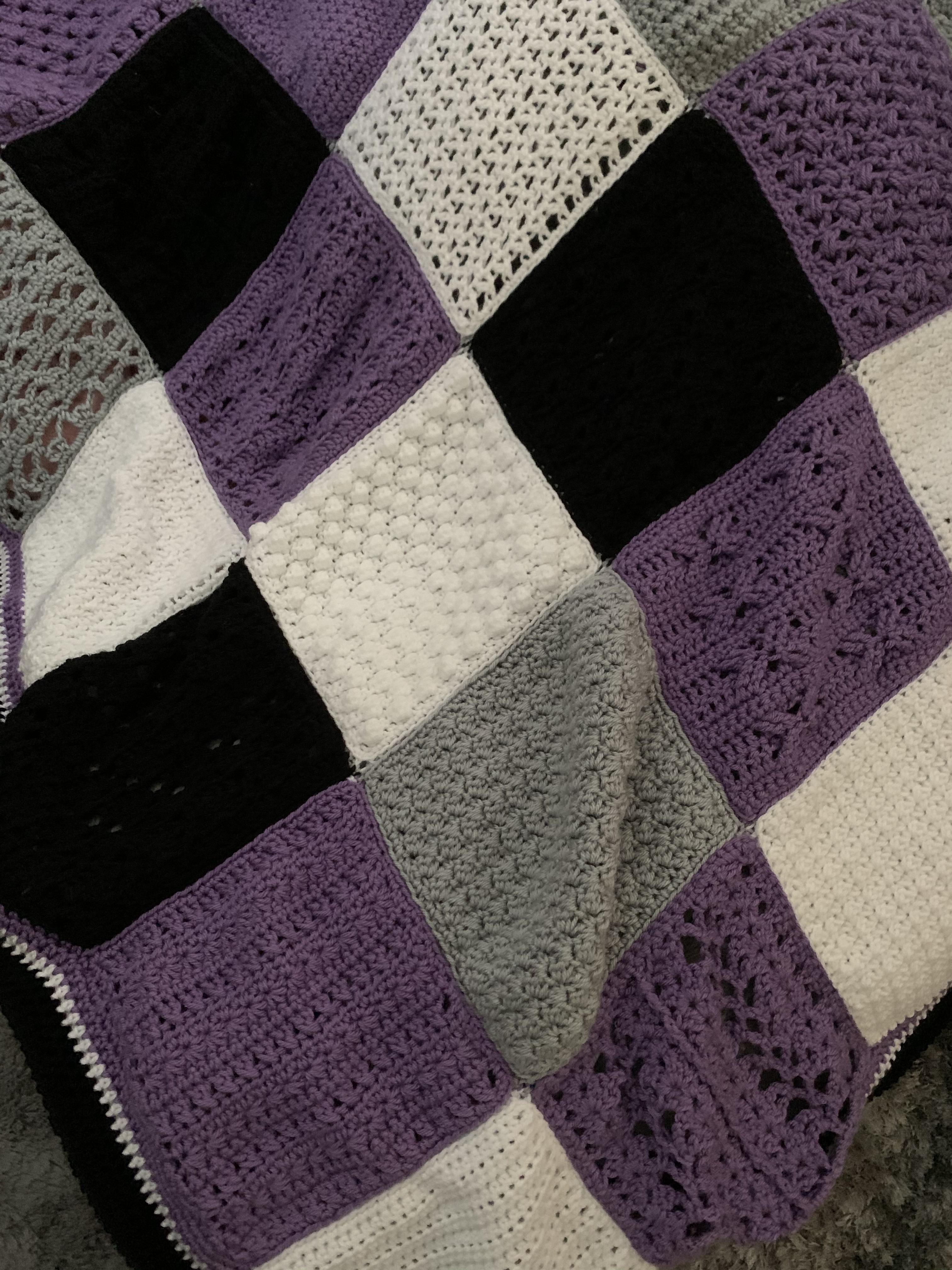 Christmas blanket for my mom r/crochet