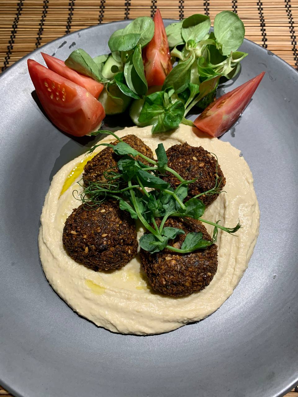 [Homemade] Hummus and Falafel r/food