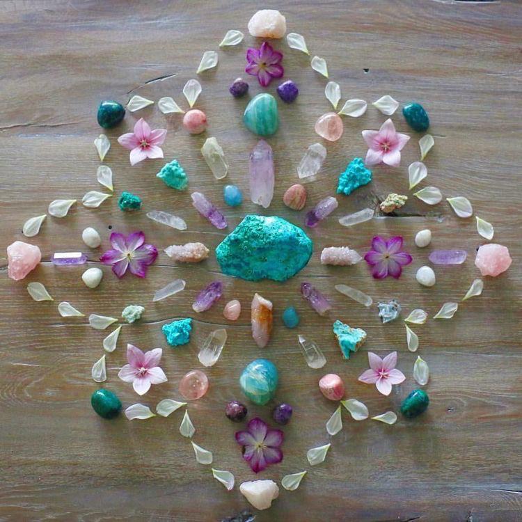 Stunning Crystal Grid r/Crystals