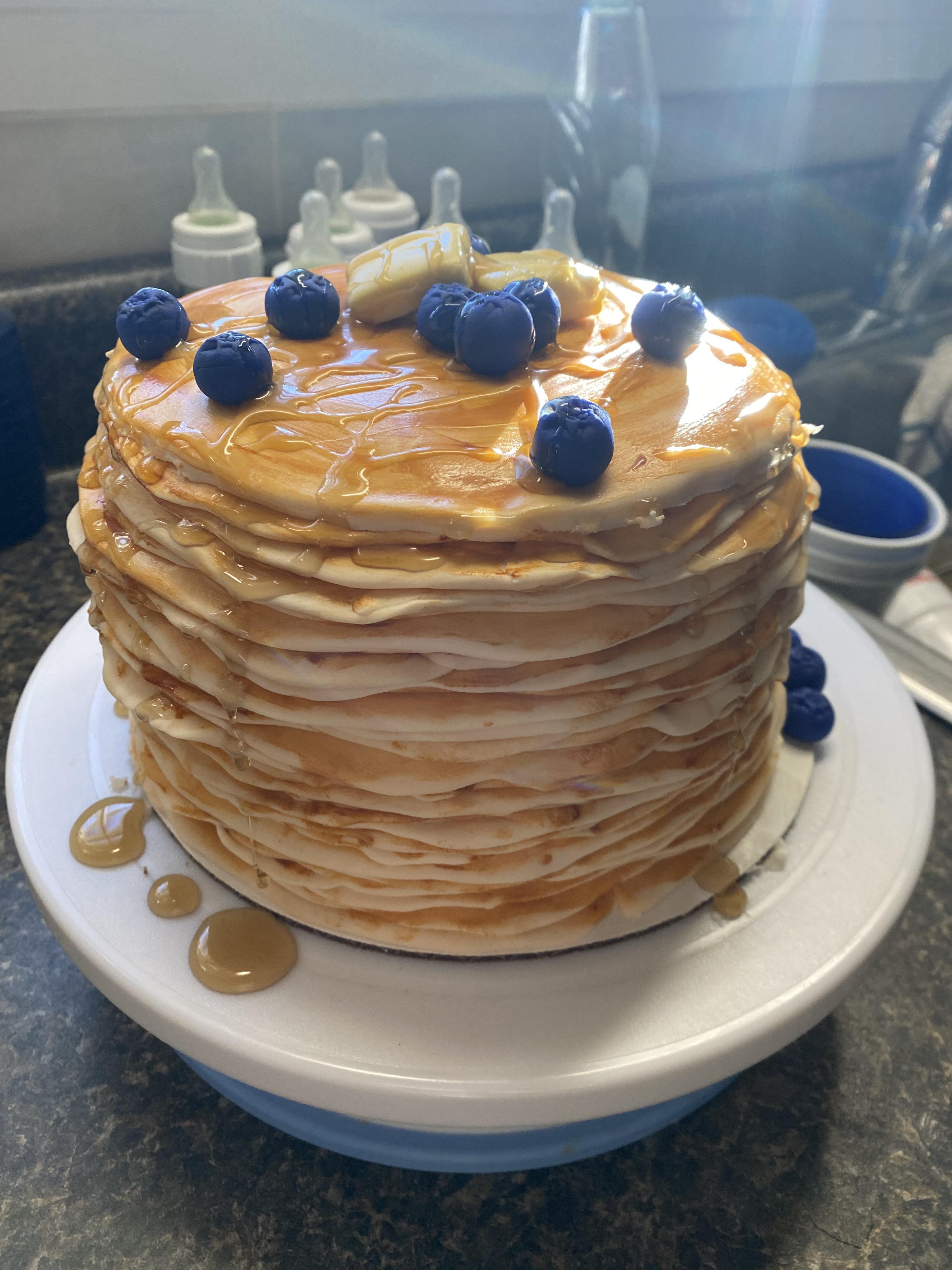 Pancake cake 🥞 (white cake with raspberry filling and raspberry