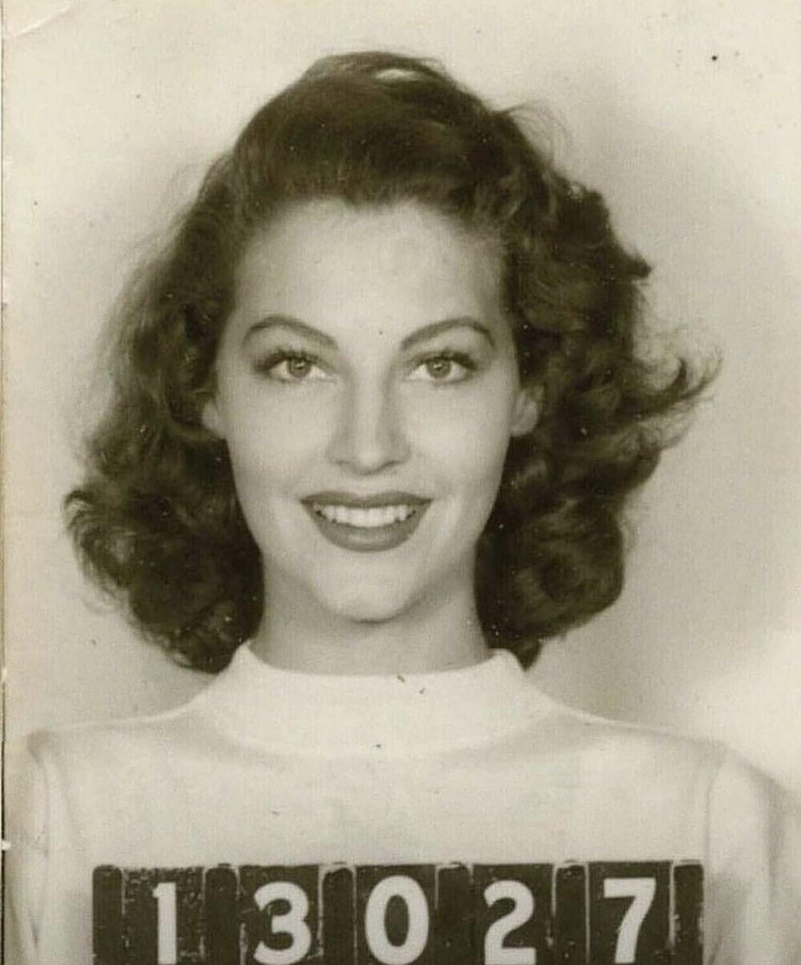 The stunningly beautiful Ava Gardner during MGM employment questionnaire 1942 r/OldSchoolCool