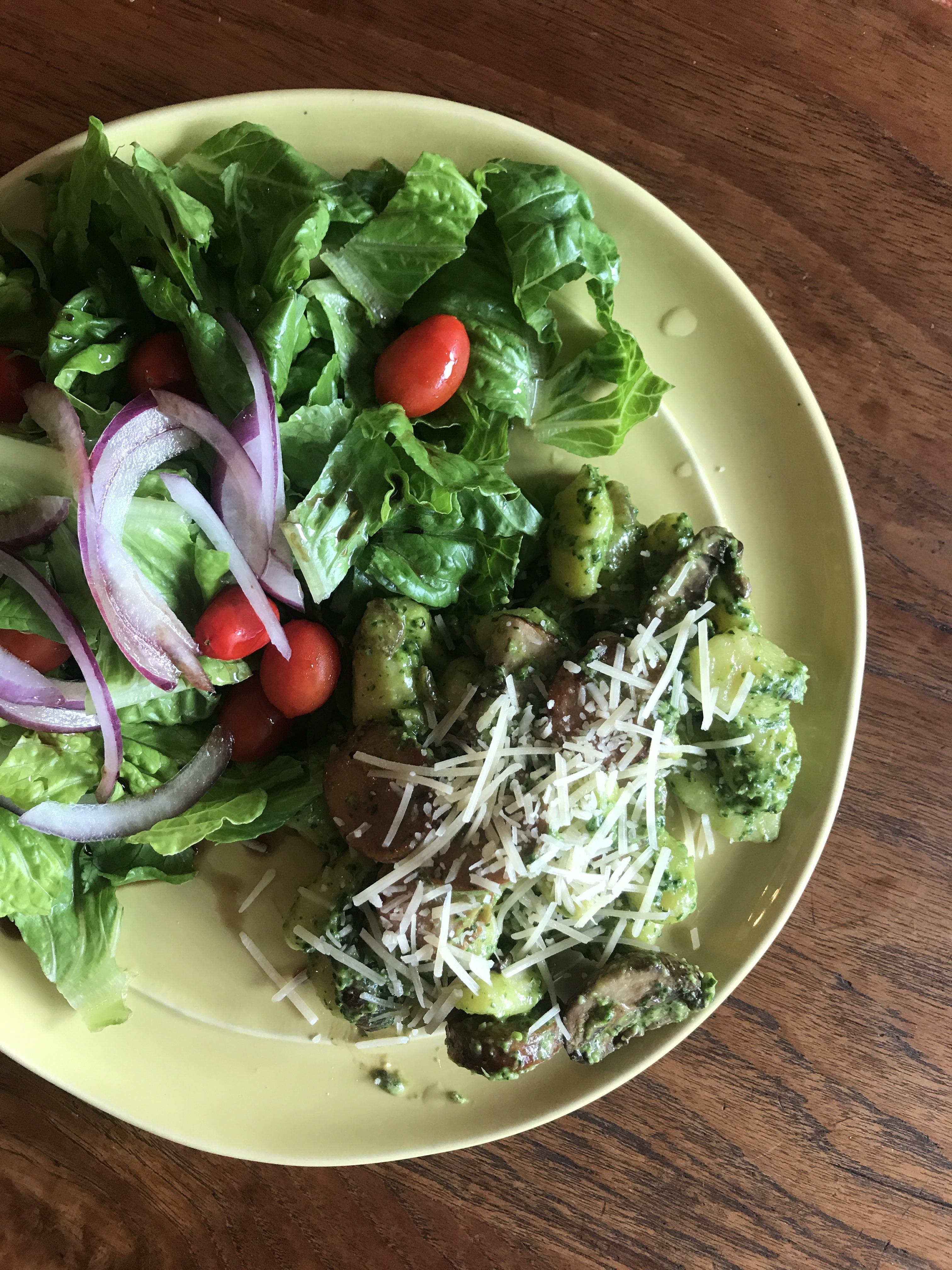 [Homemade] Kale pesto, mushroom and chicken sausage gnocchi with a side salad and homemade