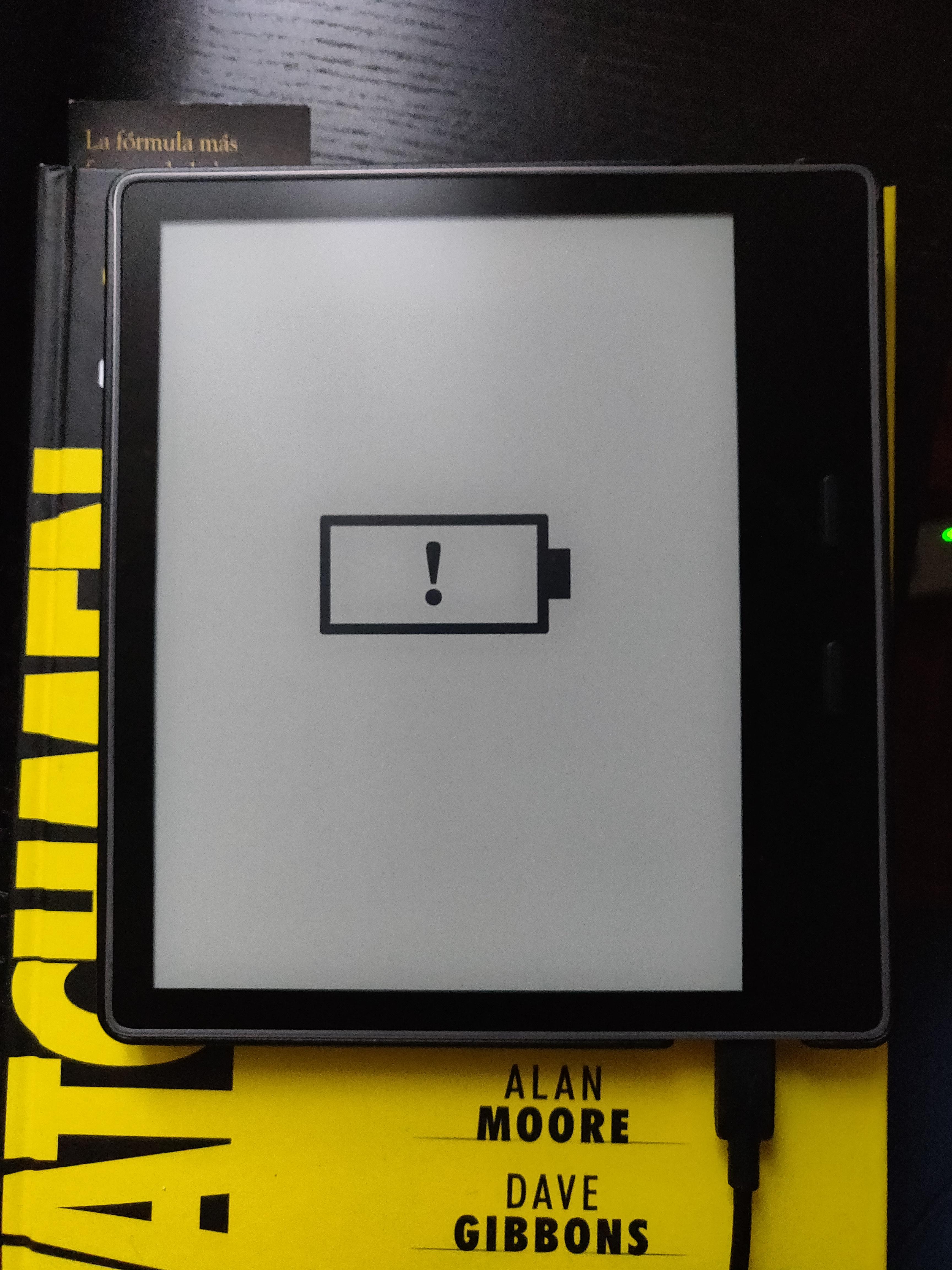 My kindle oasis battery is not charging kindle