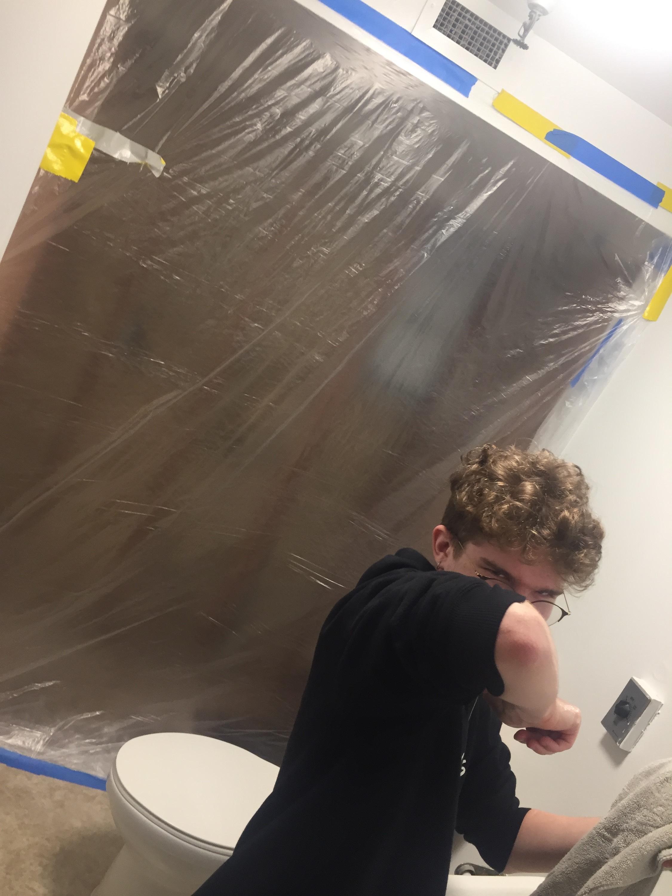 What a wonderful shower we have in Oakes apartments. Can I get a huzah