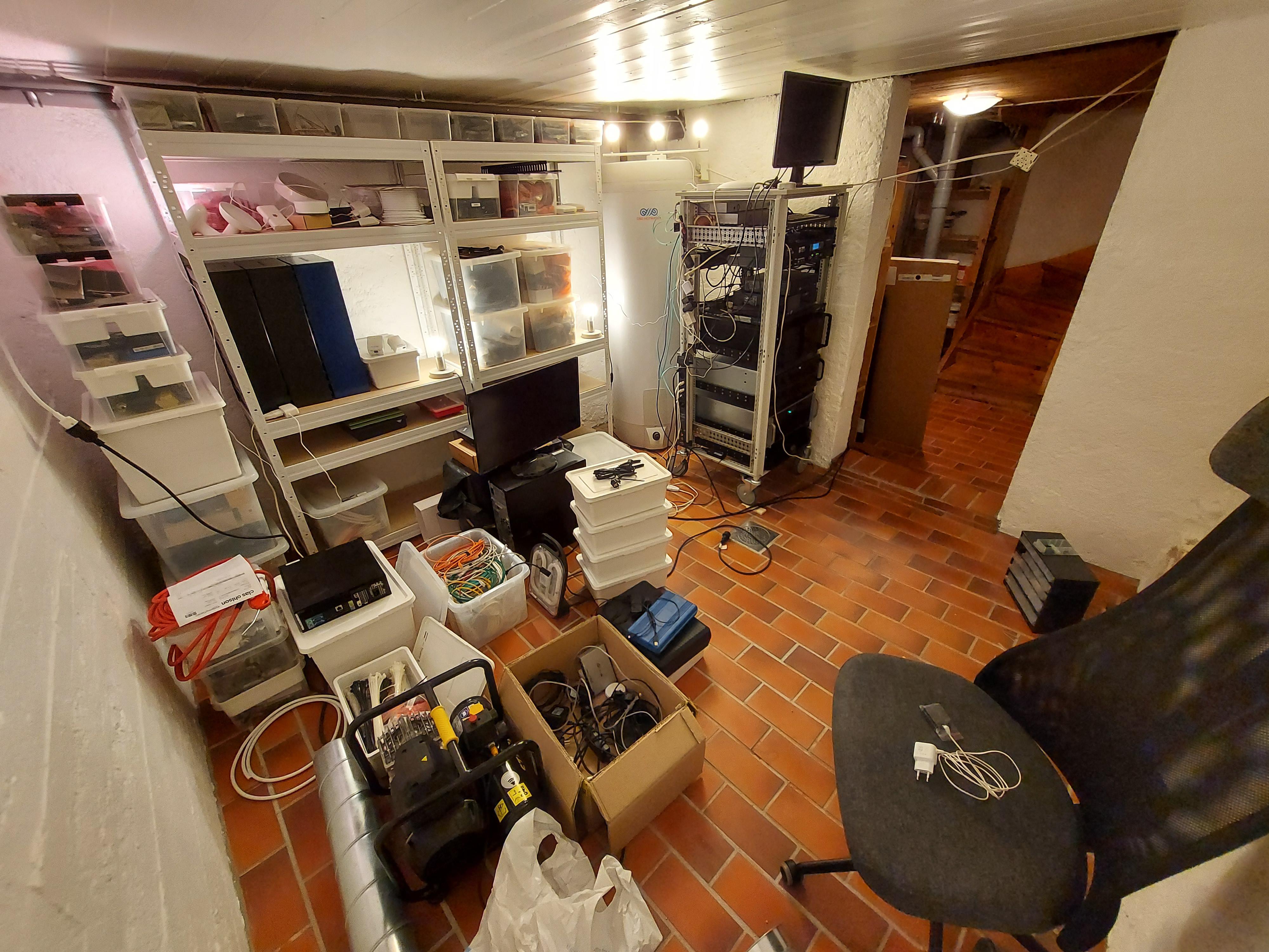 Home office/server room update r/homelab