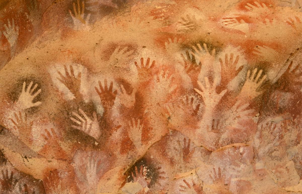 Lascaux hand paintings (17000 years old) r/interestingasfuck