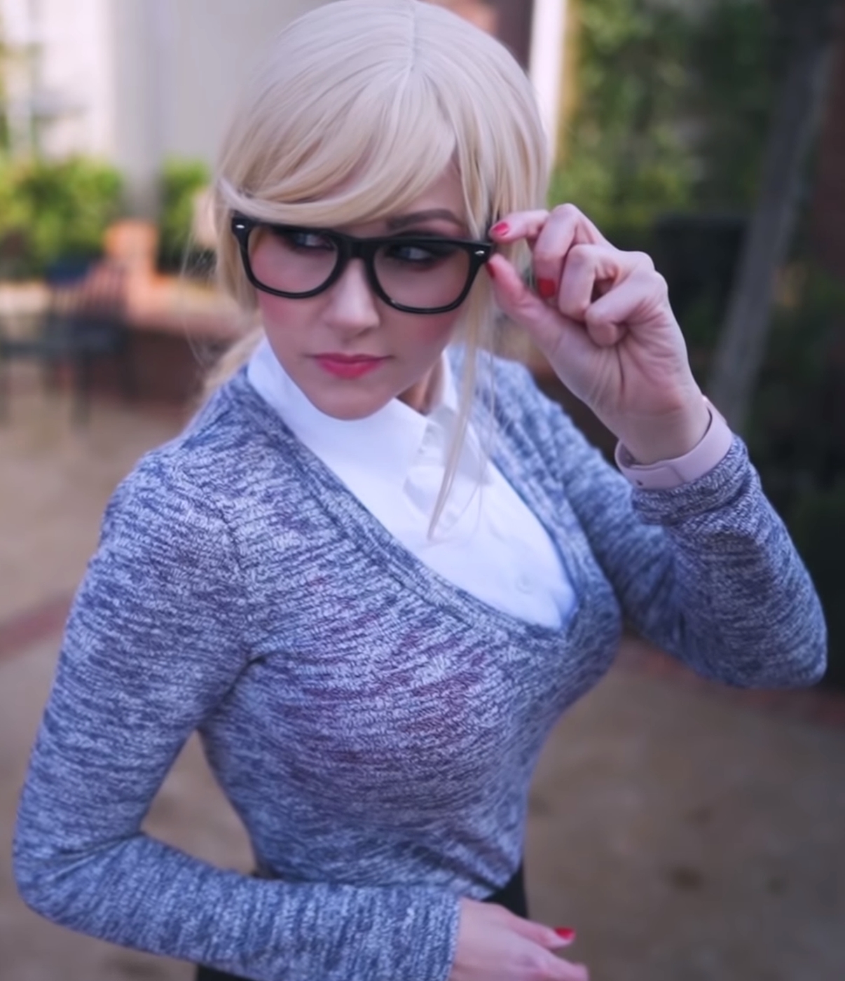 Kara "ANGIE" Danvers from Supergirl Cosplay Sneak Preview Angie