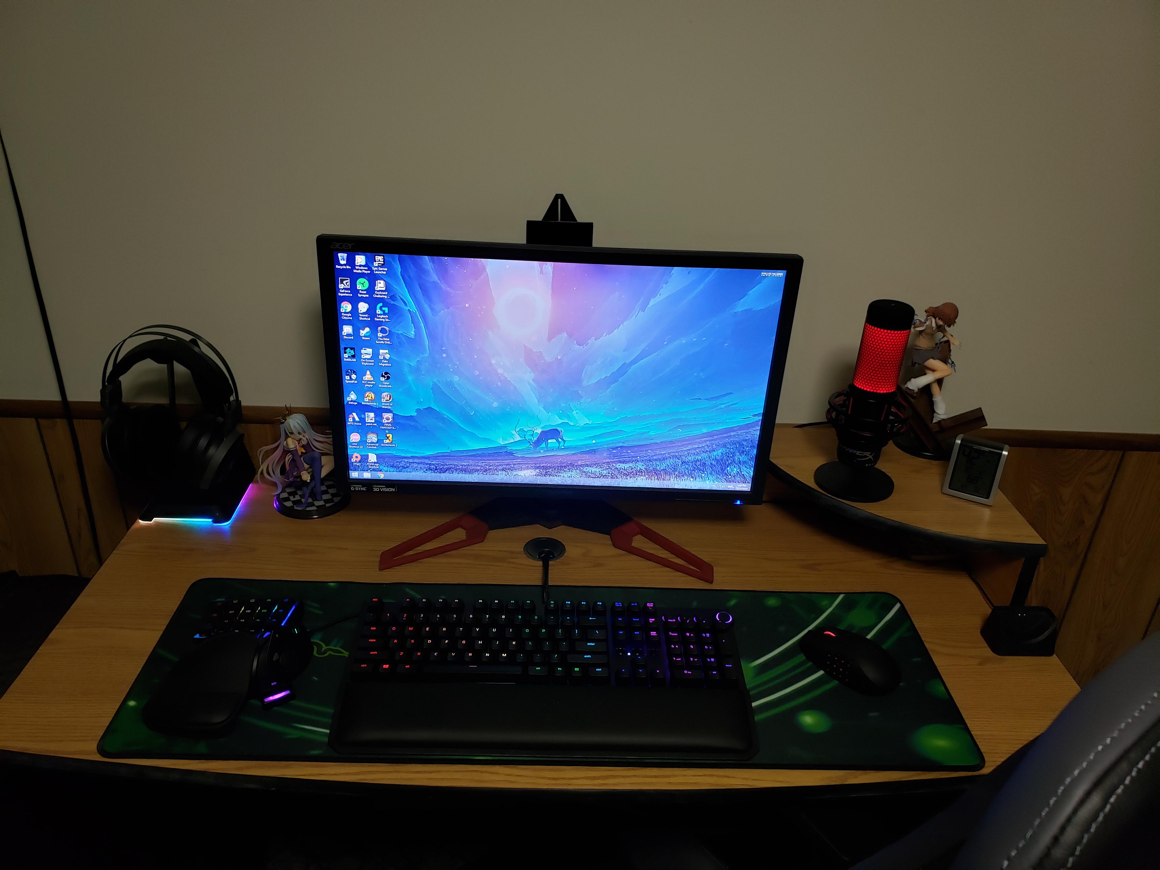 Finally got the gaming station the way I wanted it. r/razer