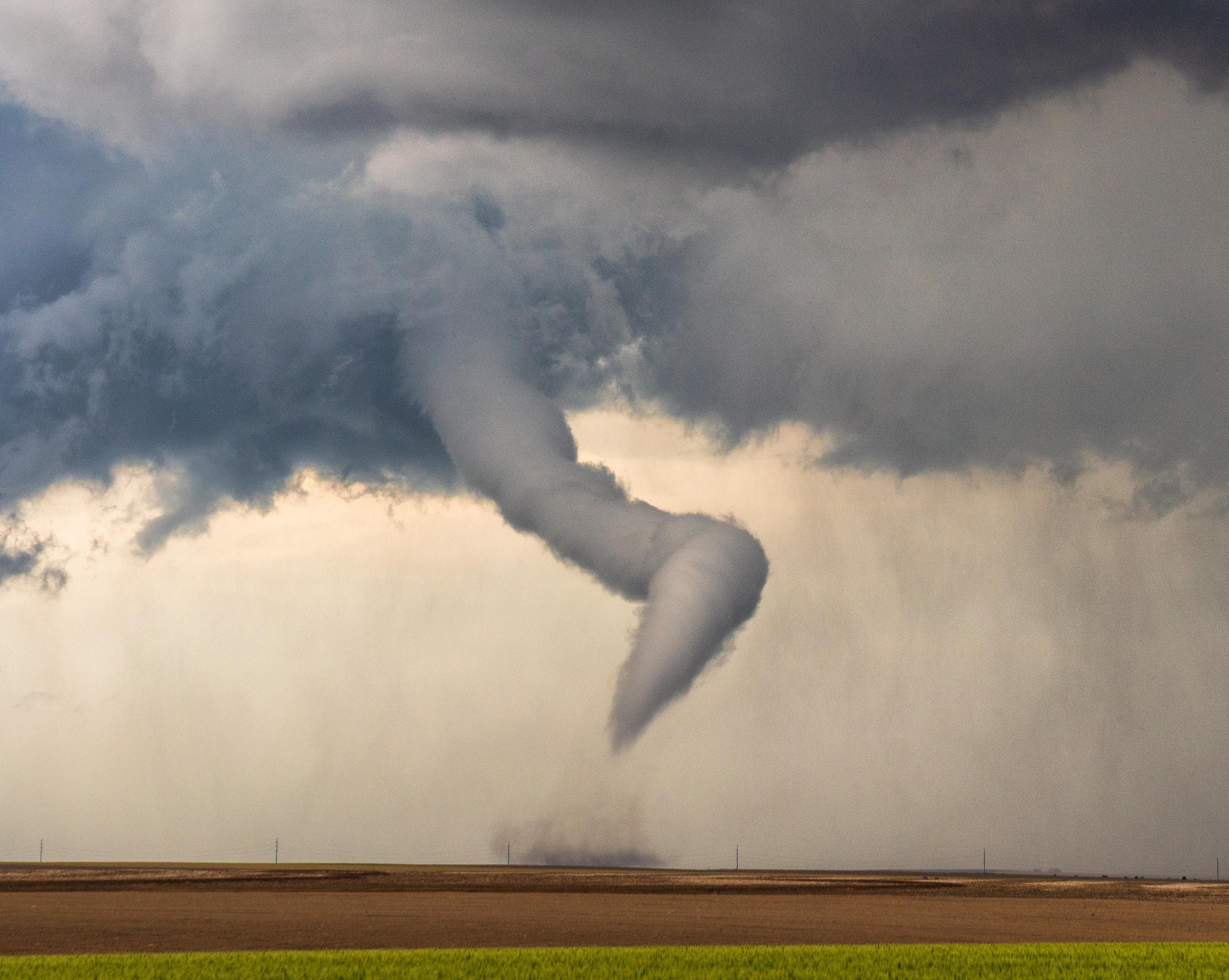Tornado Strasburg, Colorado [3840×3063] Wallpaperable
