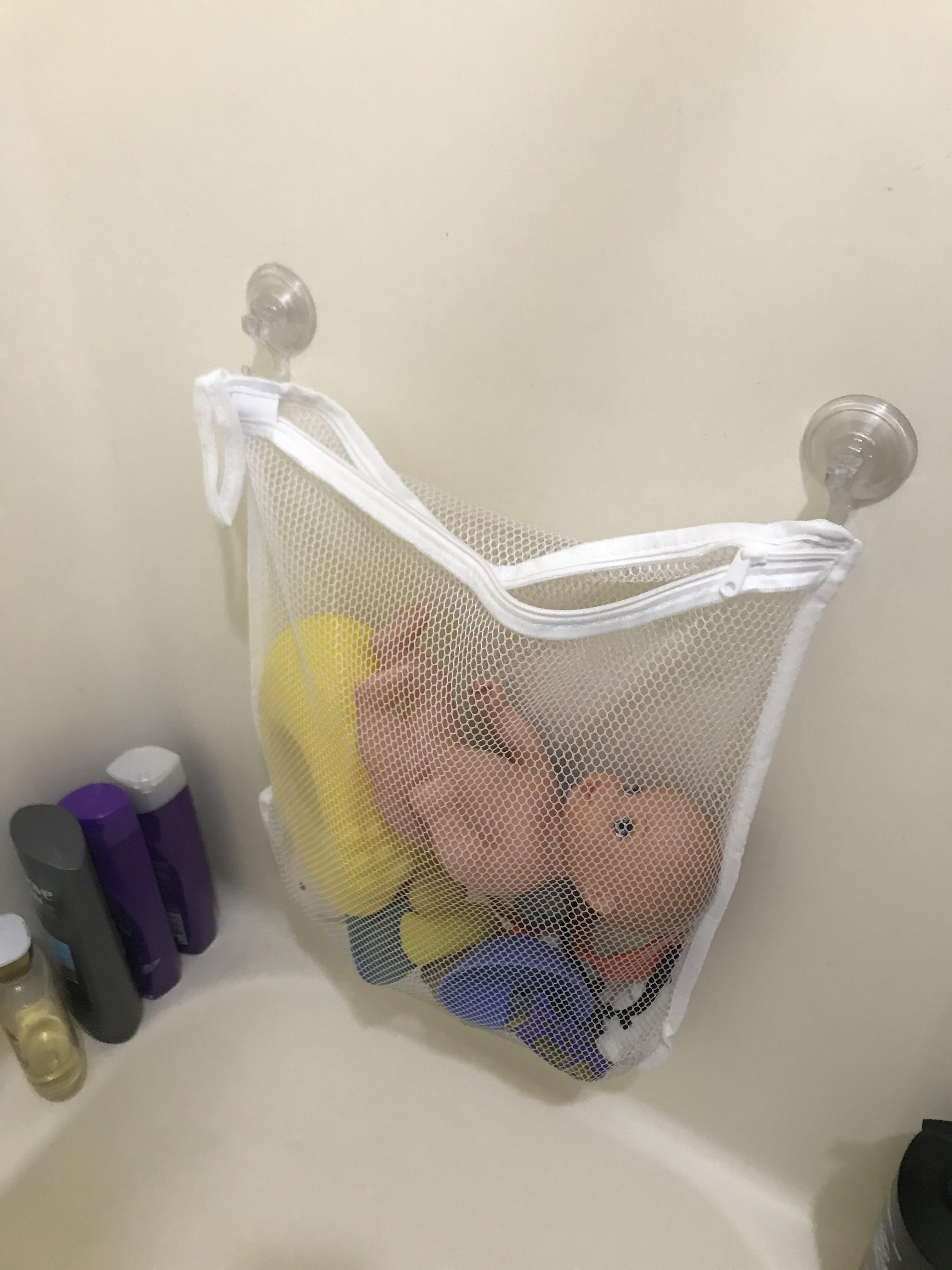 Bath toy storage hack 1 lingerie bag + 2 shower suction cups from