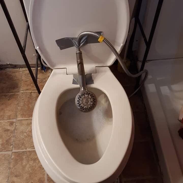 Redneck Bidet r/WTFhousesandrooms