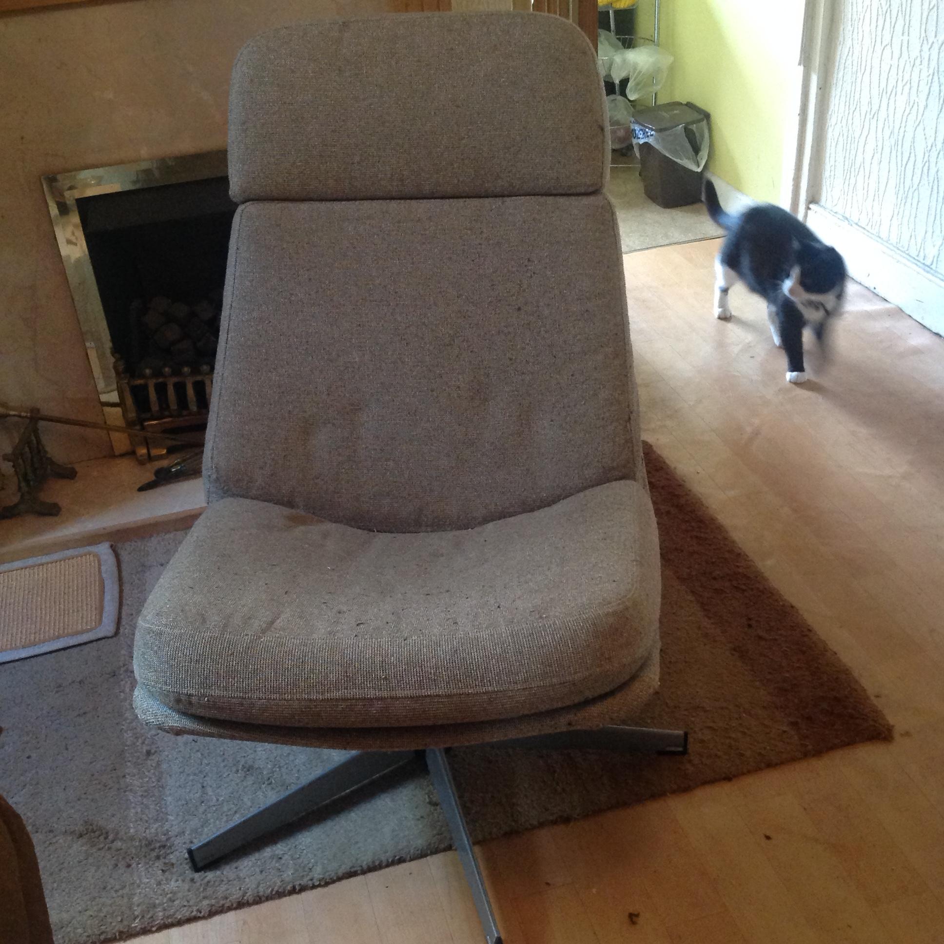 What's the name of this Chair? It's about 10 years old, and definitely