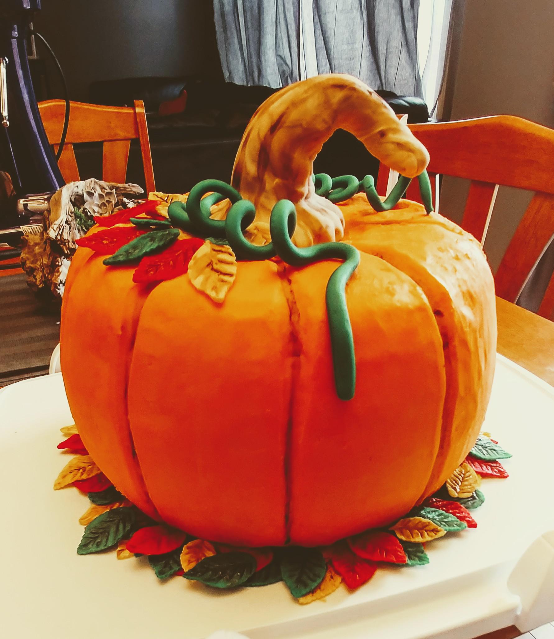 In trying to up my buttercream game this Canadian Thanksgiving r/cake