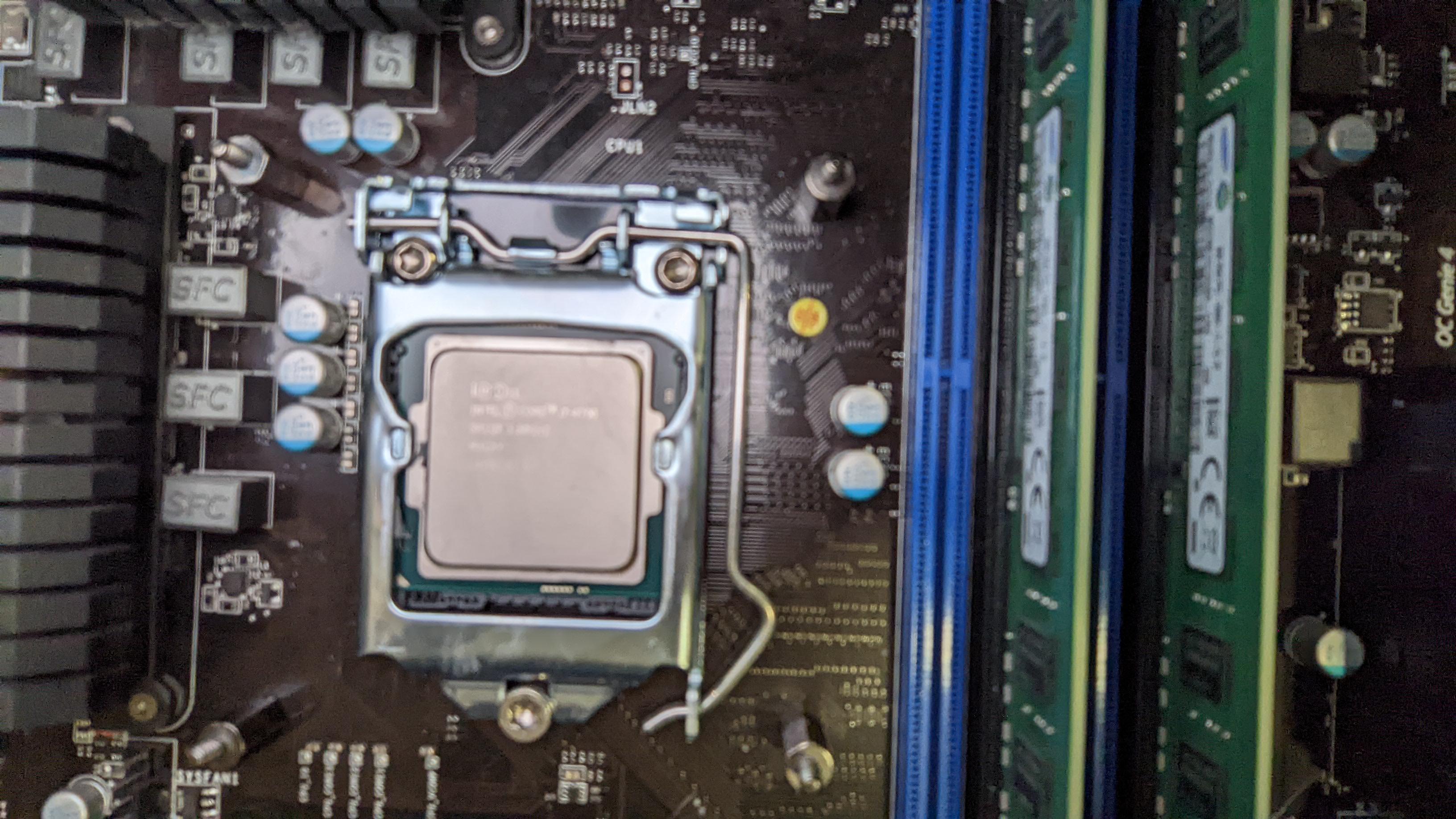 Hi, does anyone happen to know how to remove these backplate holders? I