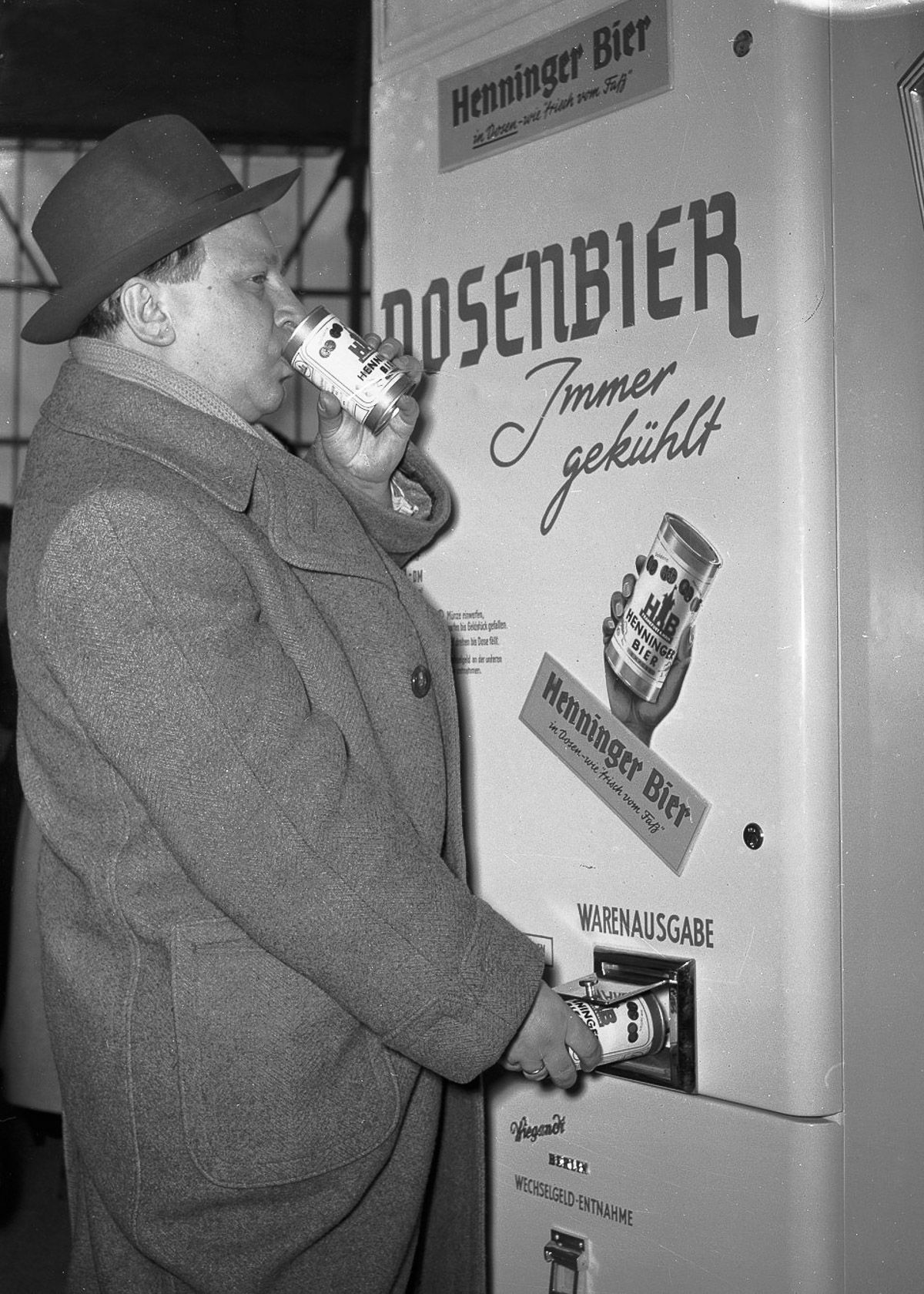 Beer vending machine, 1955 r/TheWayWeWere