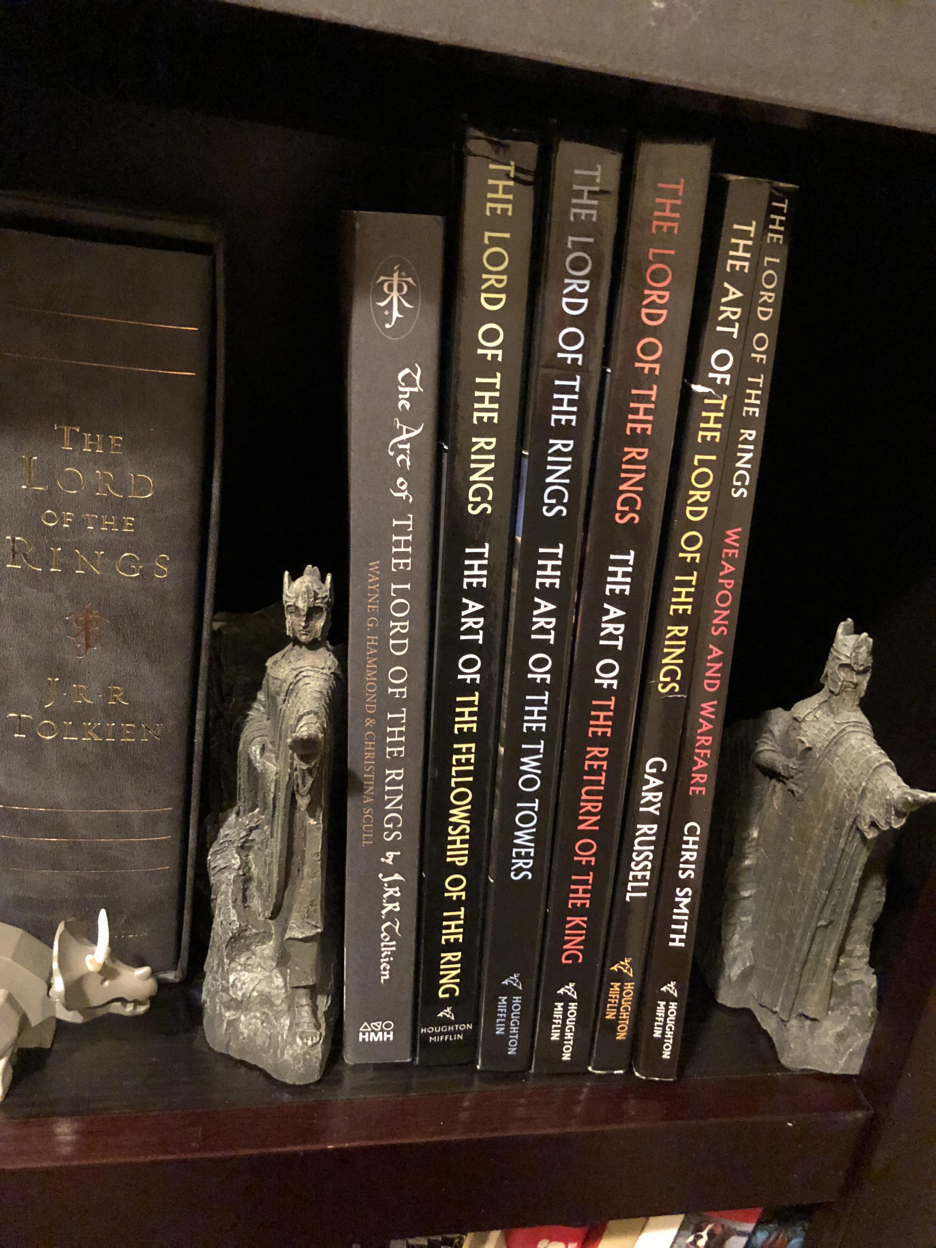 Behold the Argonath, the bookends of the Kings r/lotr