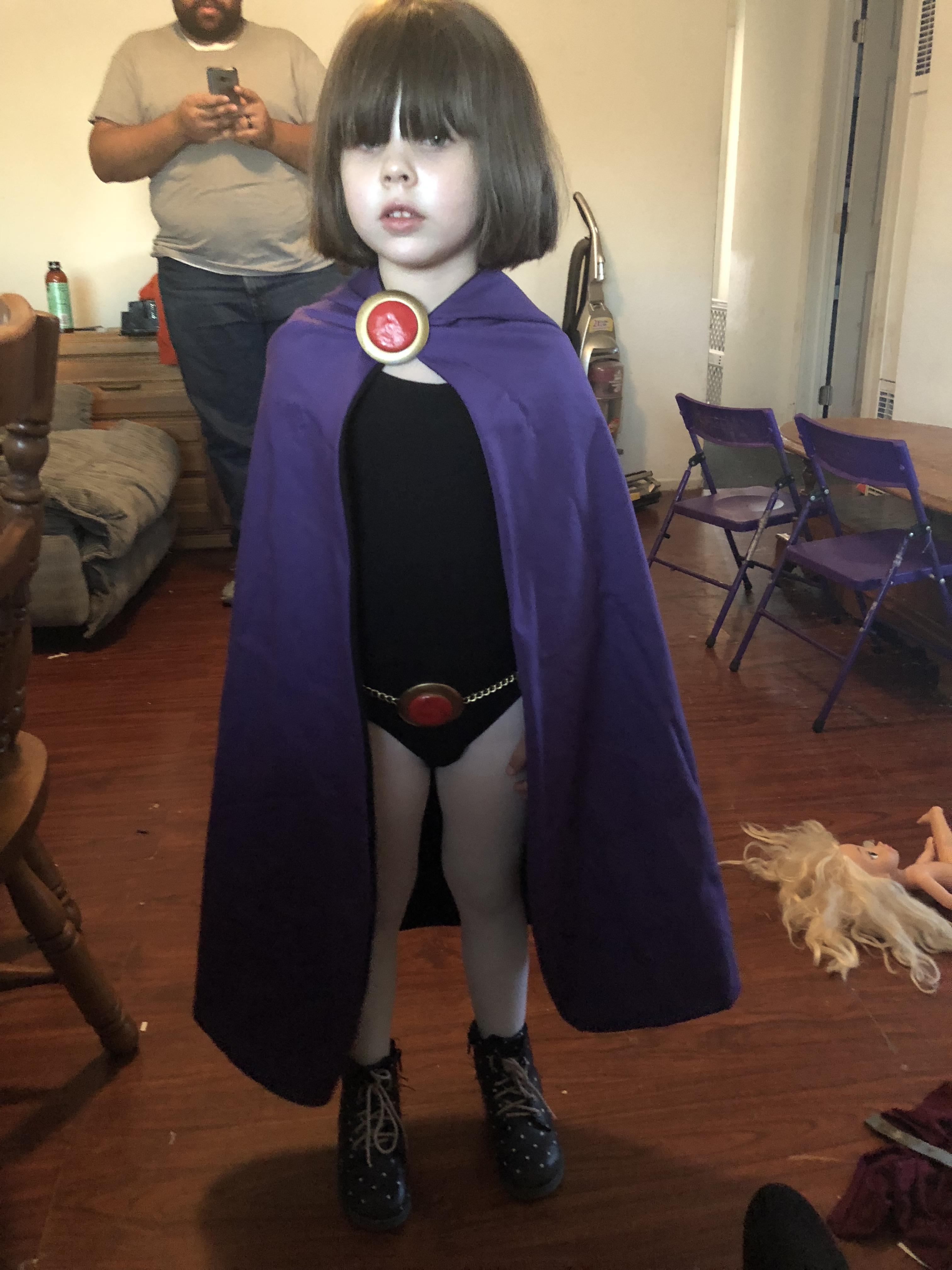 [Self] Made my daughter a Raven costume. Was actually quite proud of