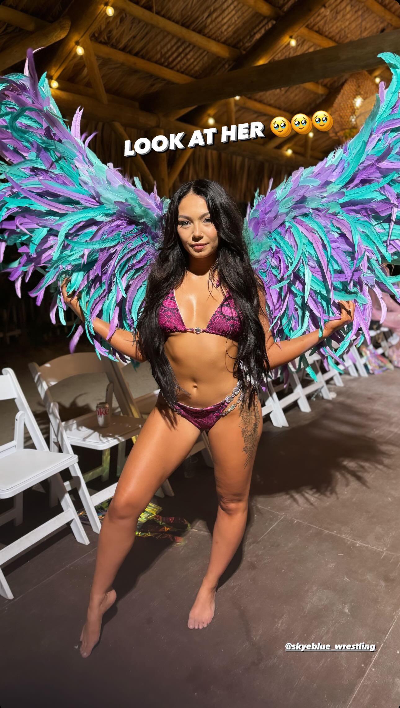 Skye Blue : WrestleFap