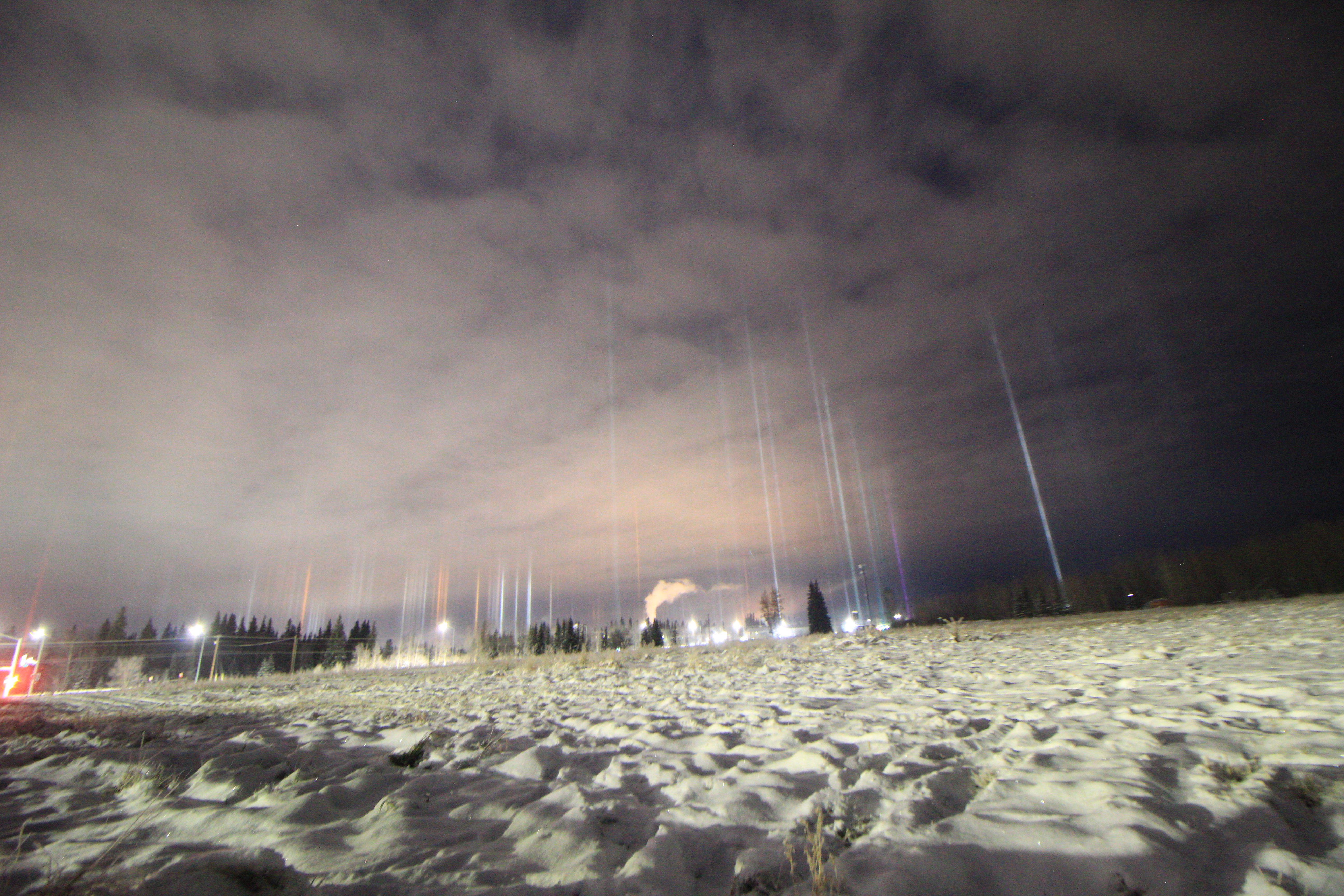 light pillars happening right now r/Fairbanks