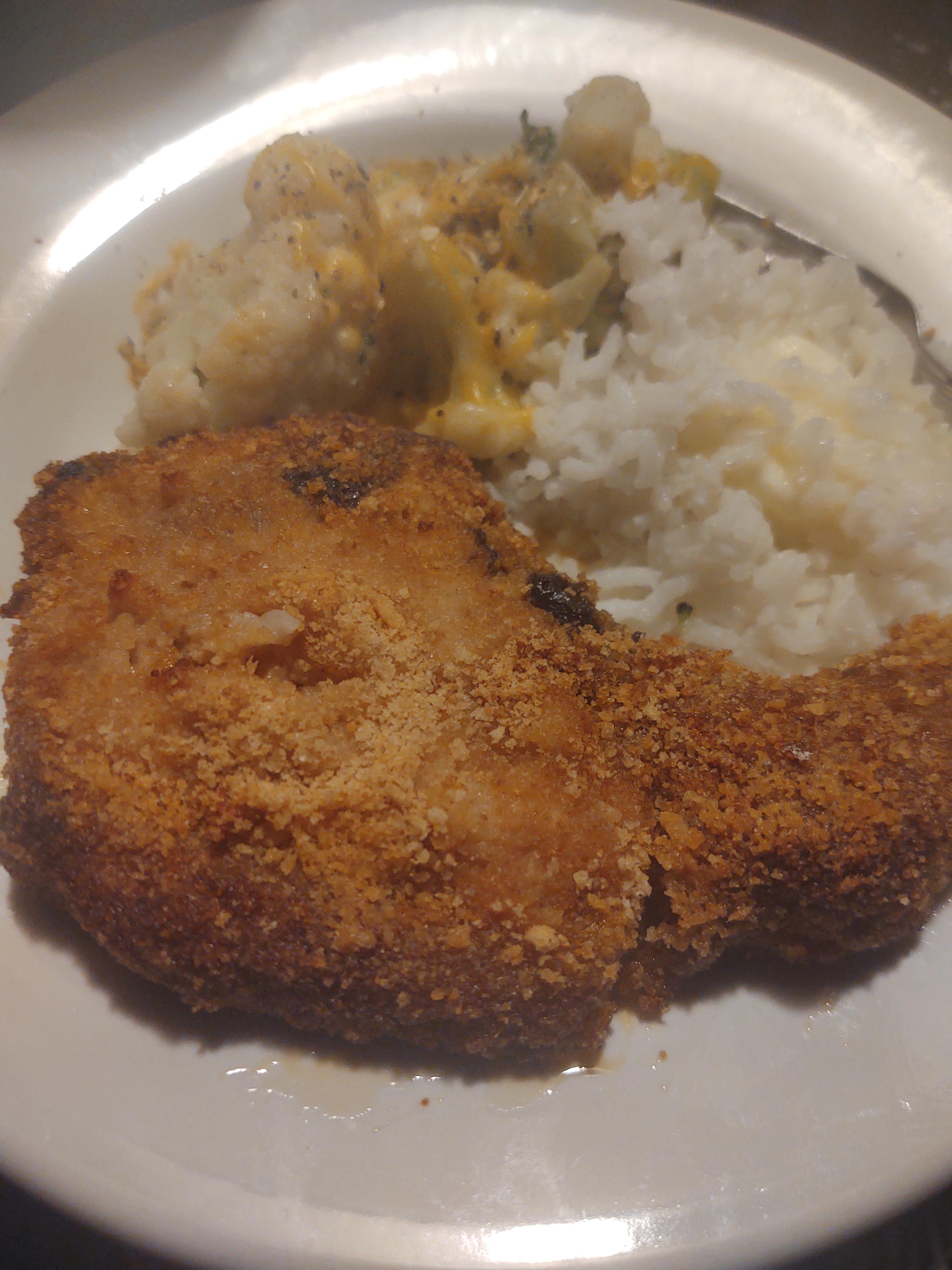 Shake N Bake Extra Crispy pork chops with rice and broccoli and