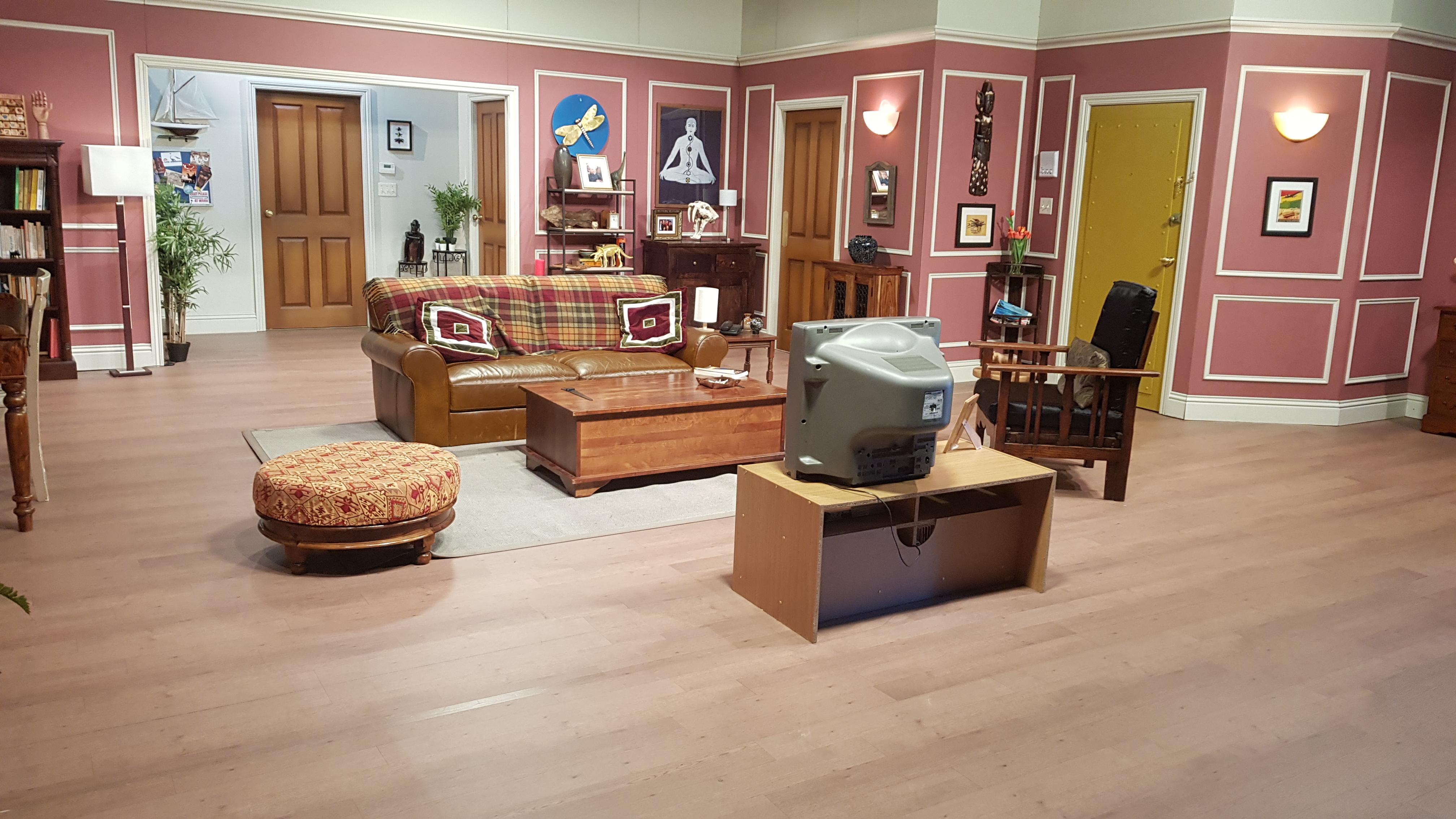 Friends Ross Apartment Gamer Recreates Friends Arrested Development And Other Hit Tv Shows On