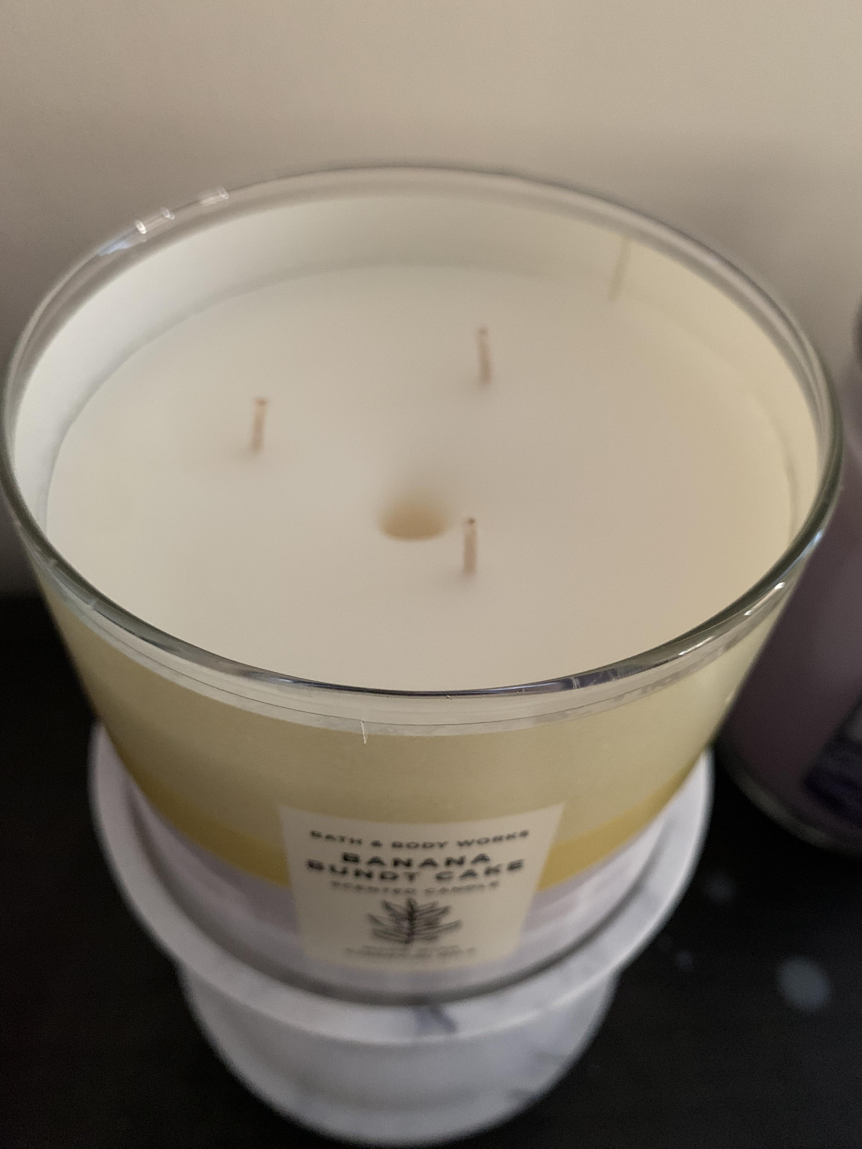 Does anyone else’s Banana Bundt Cake candle look like a real Bundt Cake