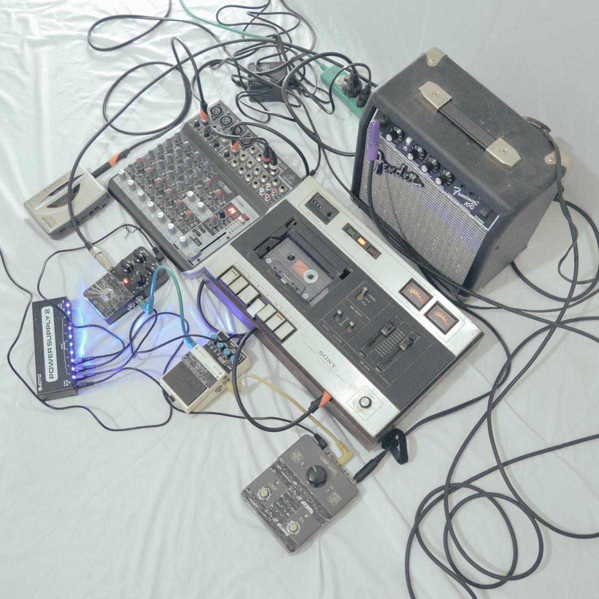 Guitar pedals with drone tape loops setup r/guitarpedals