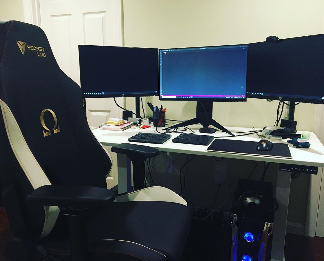 WFH/gaming setup got a new chair! r/gamingsetups
