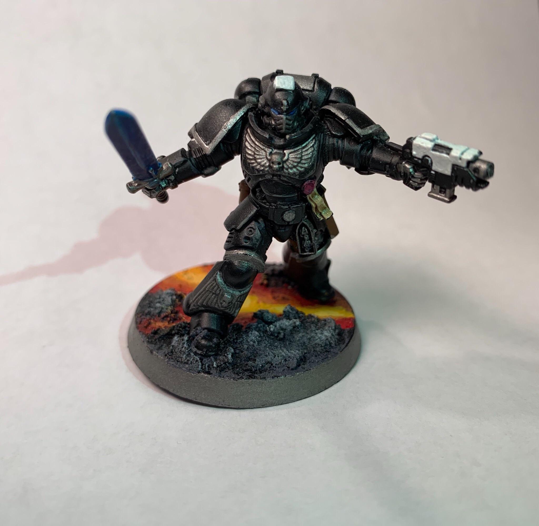 Iron hands Primaris lieutenant r/Warhammer40k