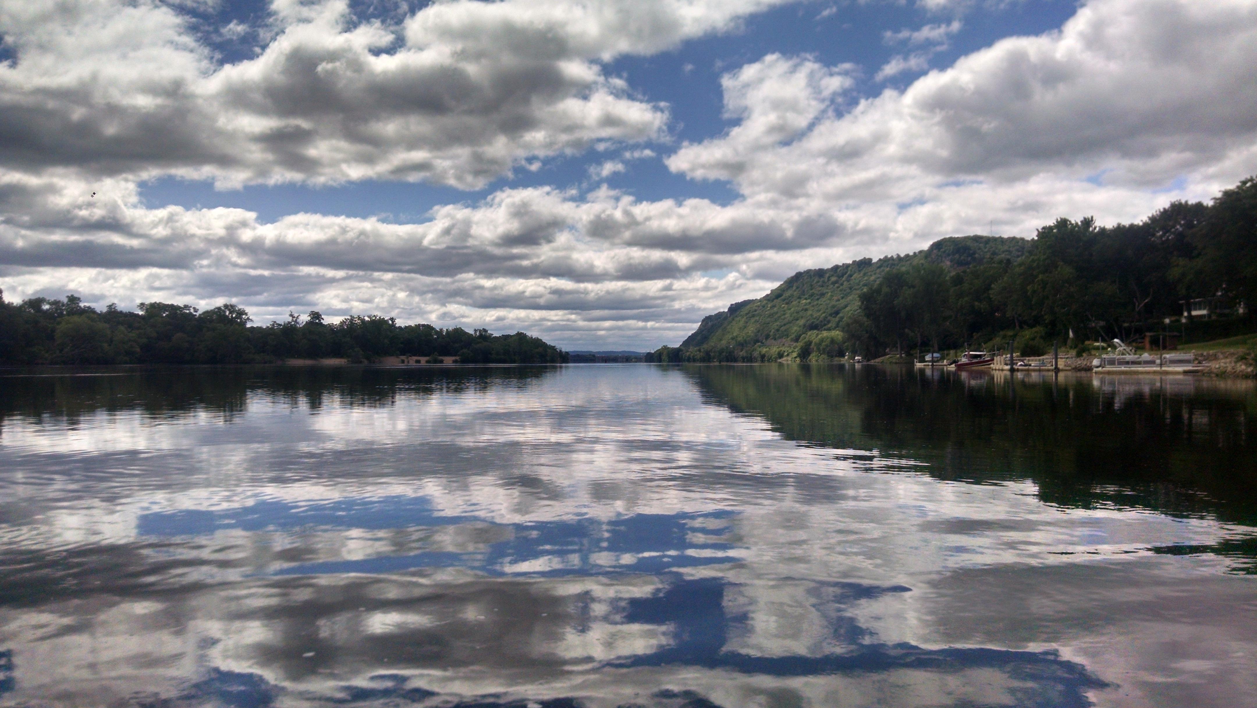 A beautiful day on the river in Dresbach, MN. r/minnesota